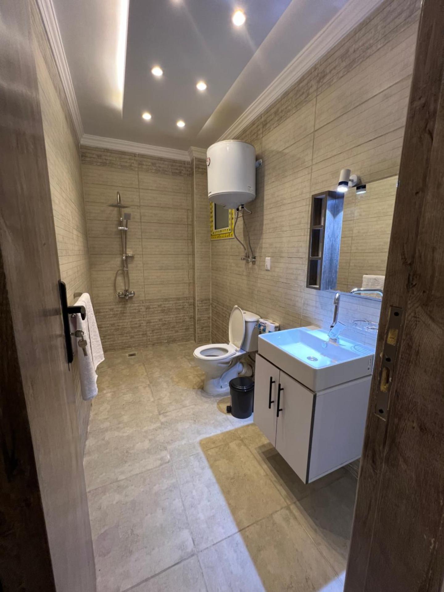 Gold pyramids view - Photo 40