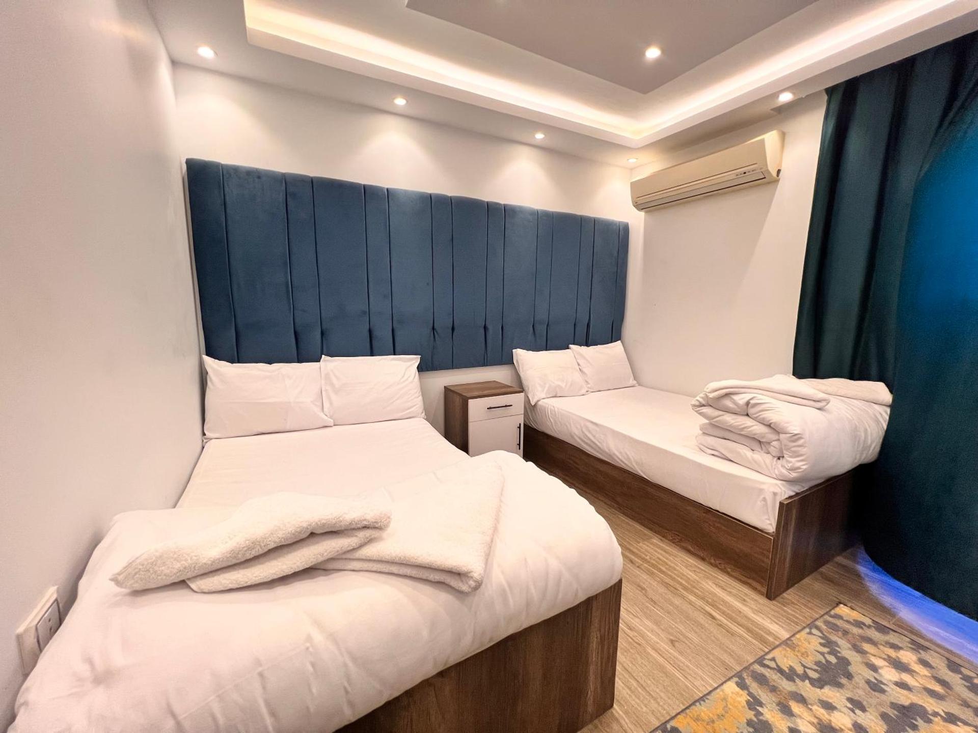 Gold pyramids view - Photo 31