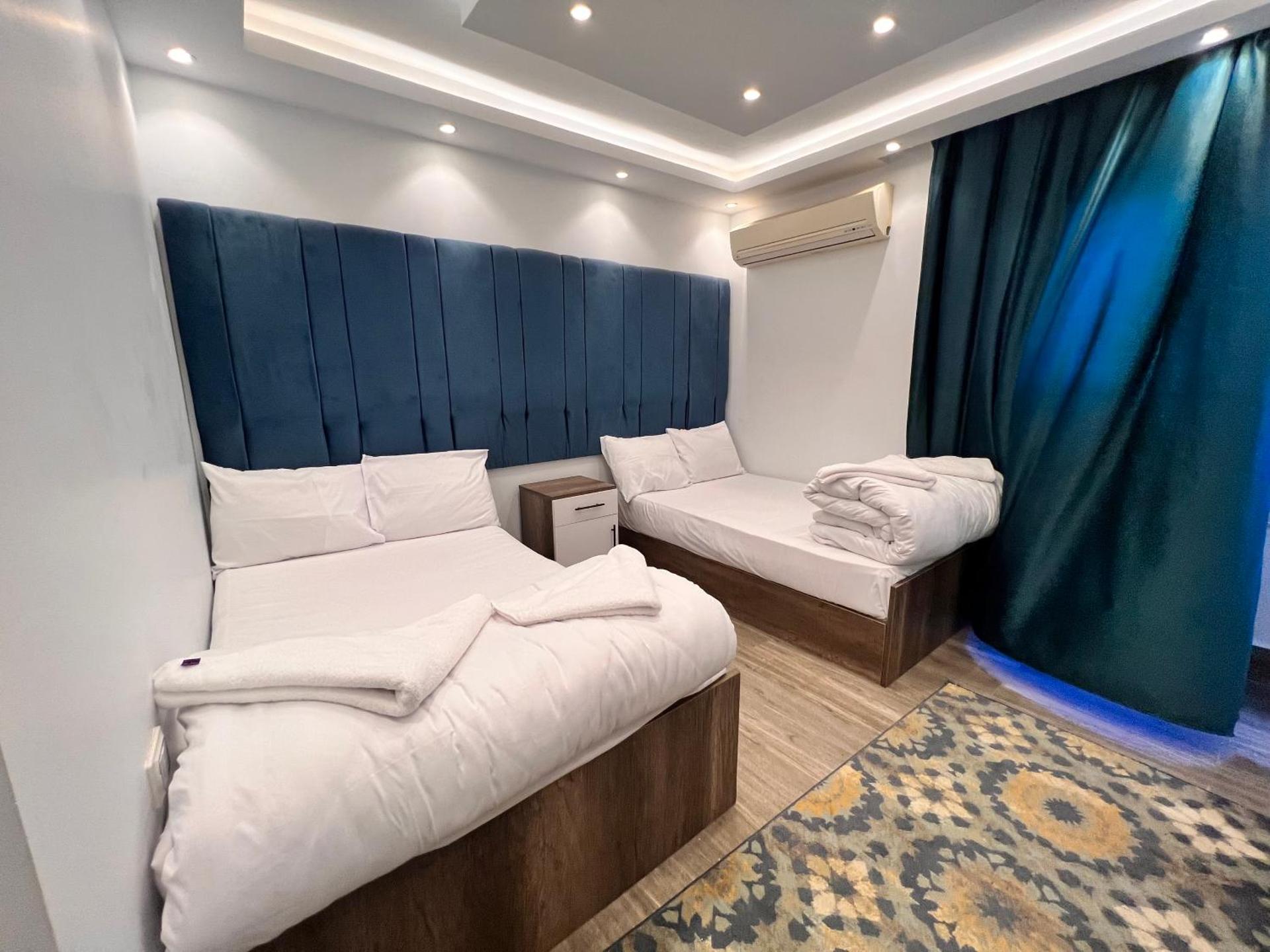 Gold pyramids view - Photo 29