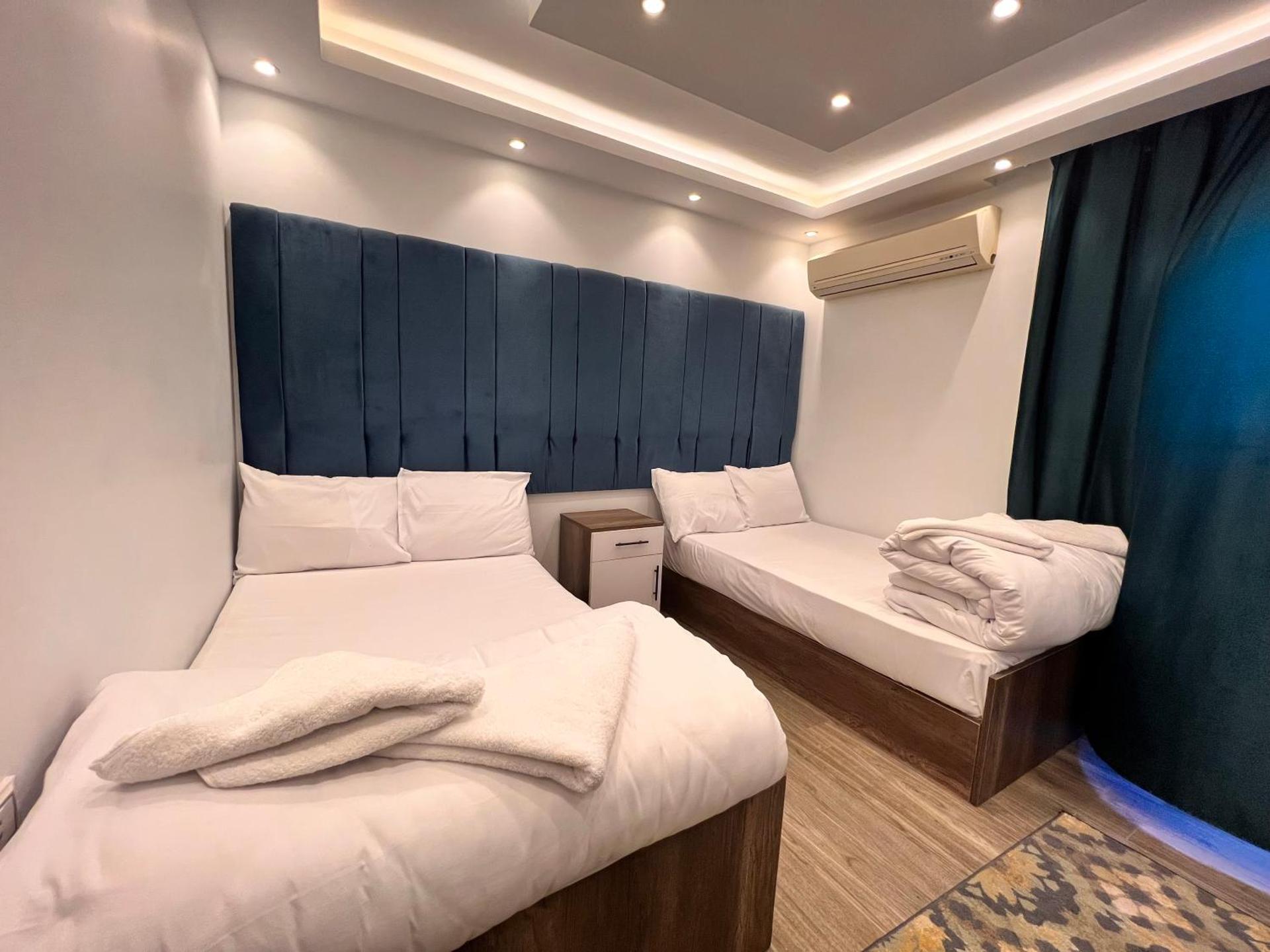 Gold pyramids view - Photo 34