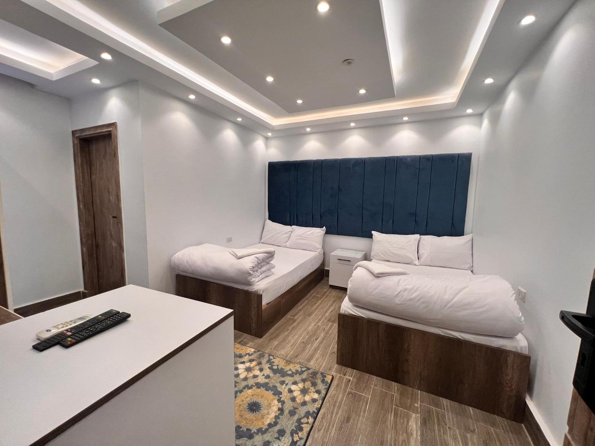 Gold pyramids view - Photo 35