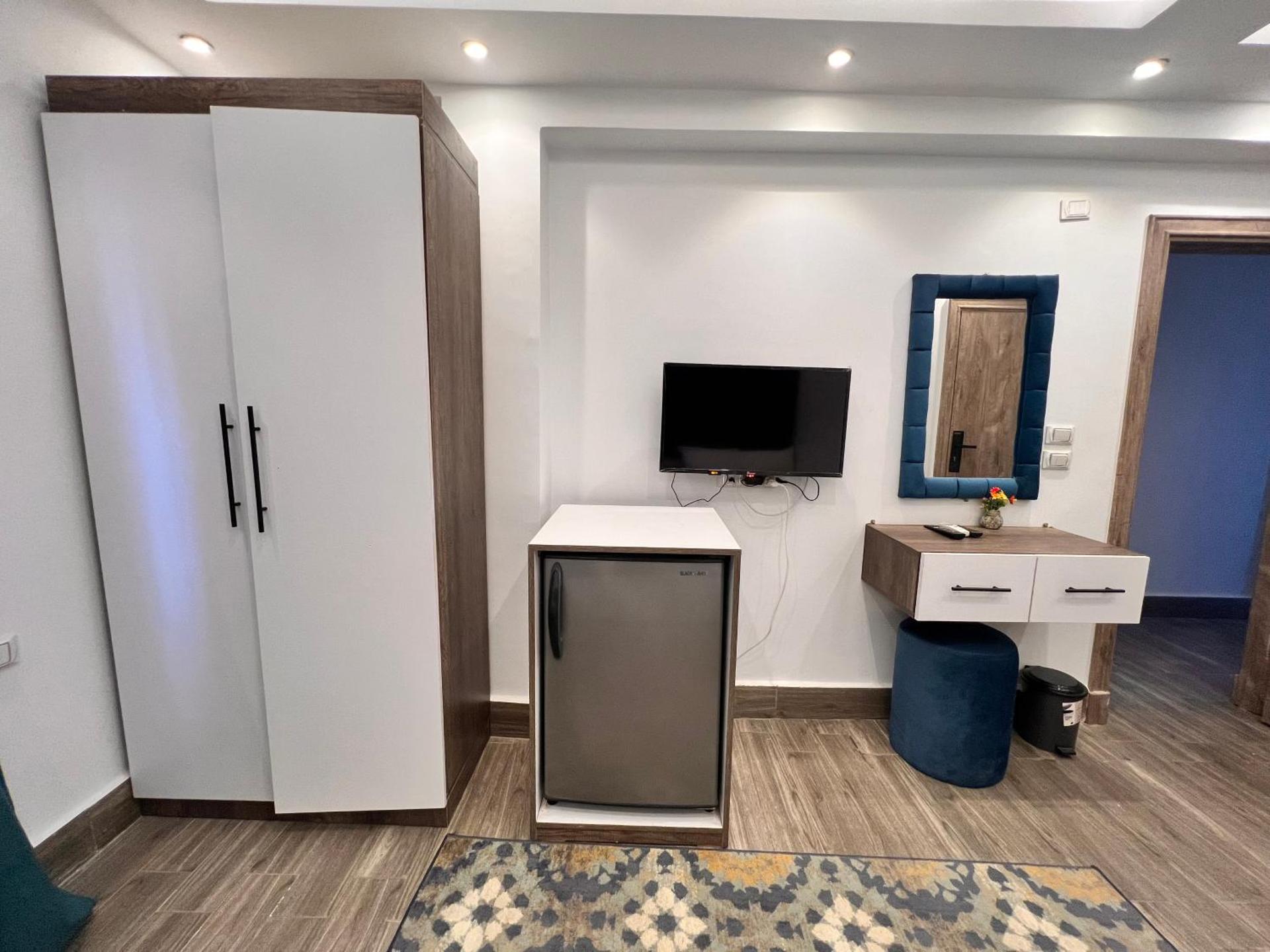 Gold pyramids view - Photo 21