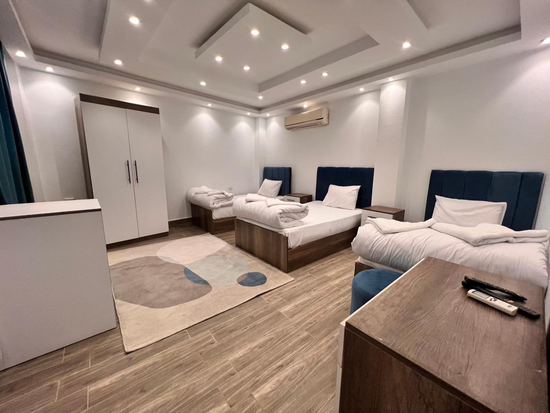 Gold pyramids view - Photo 42