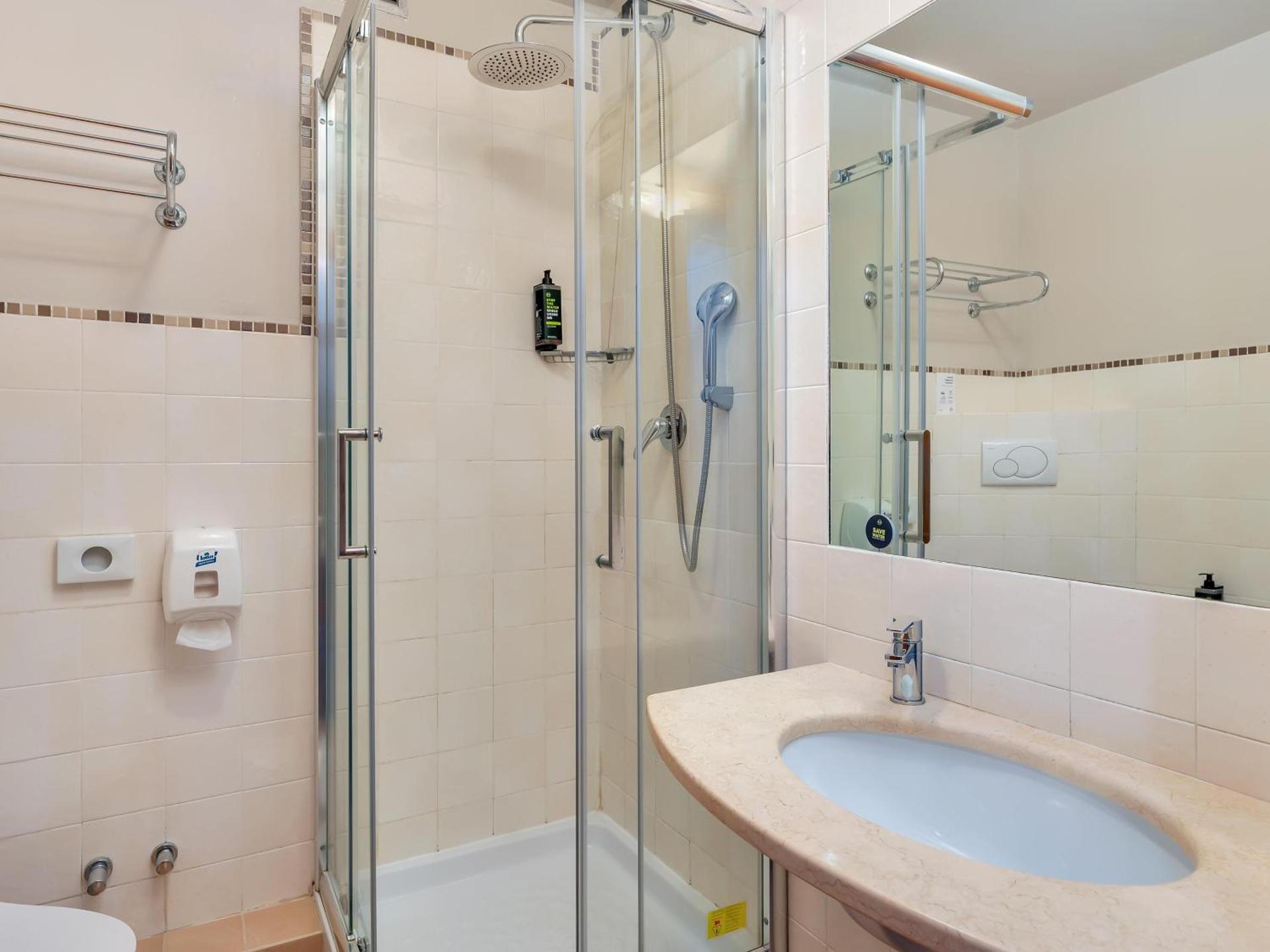 Deluxe Double Room - Photo 4