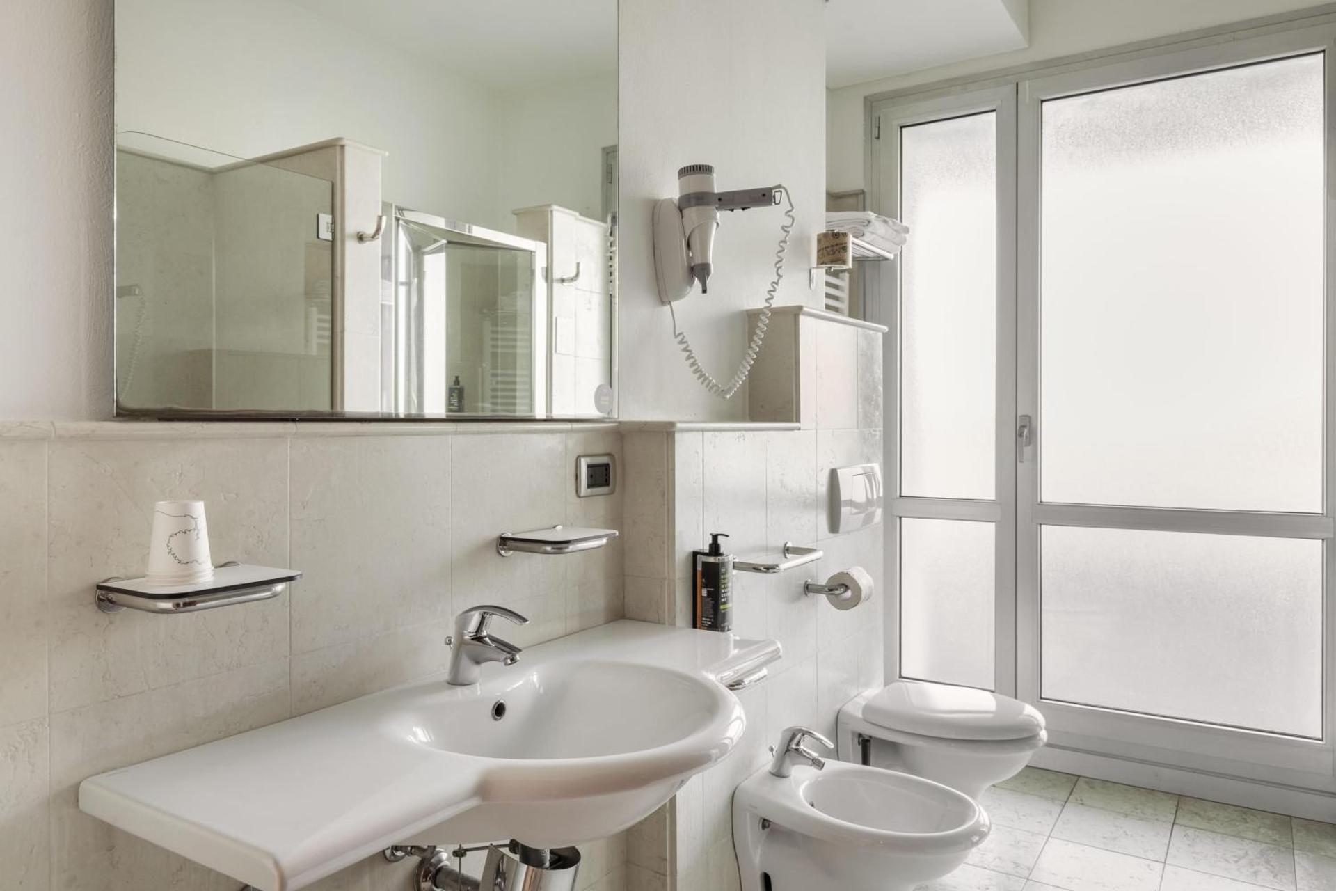 B&B Hotel Modena - Photo 35