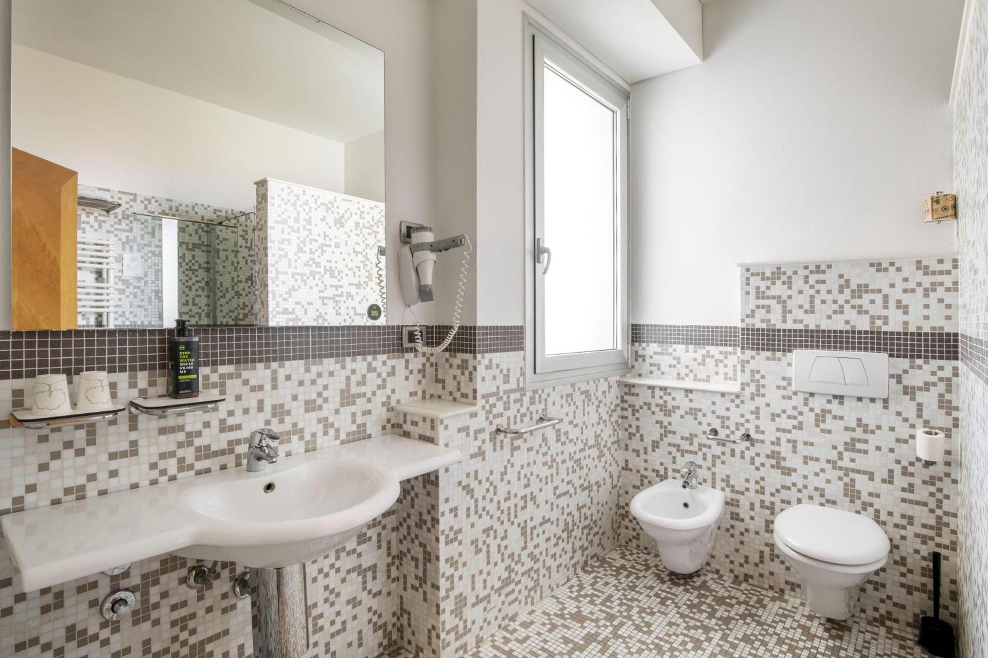 B&B Hotel Modena - Photo 5