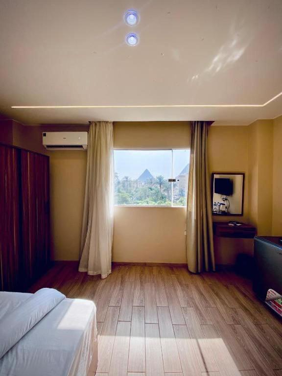 Silver Night Hotel - Photo 20