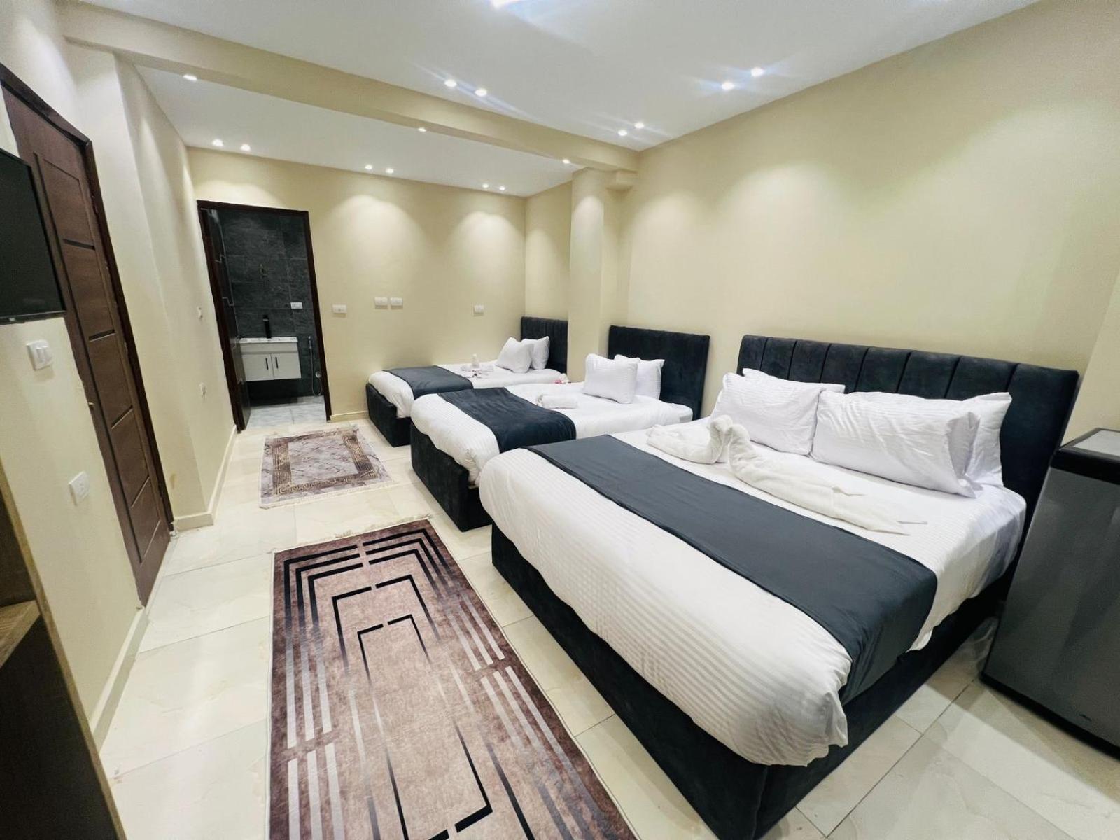 The moon pyramids view - Photo 8