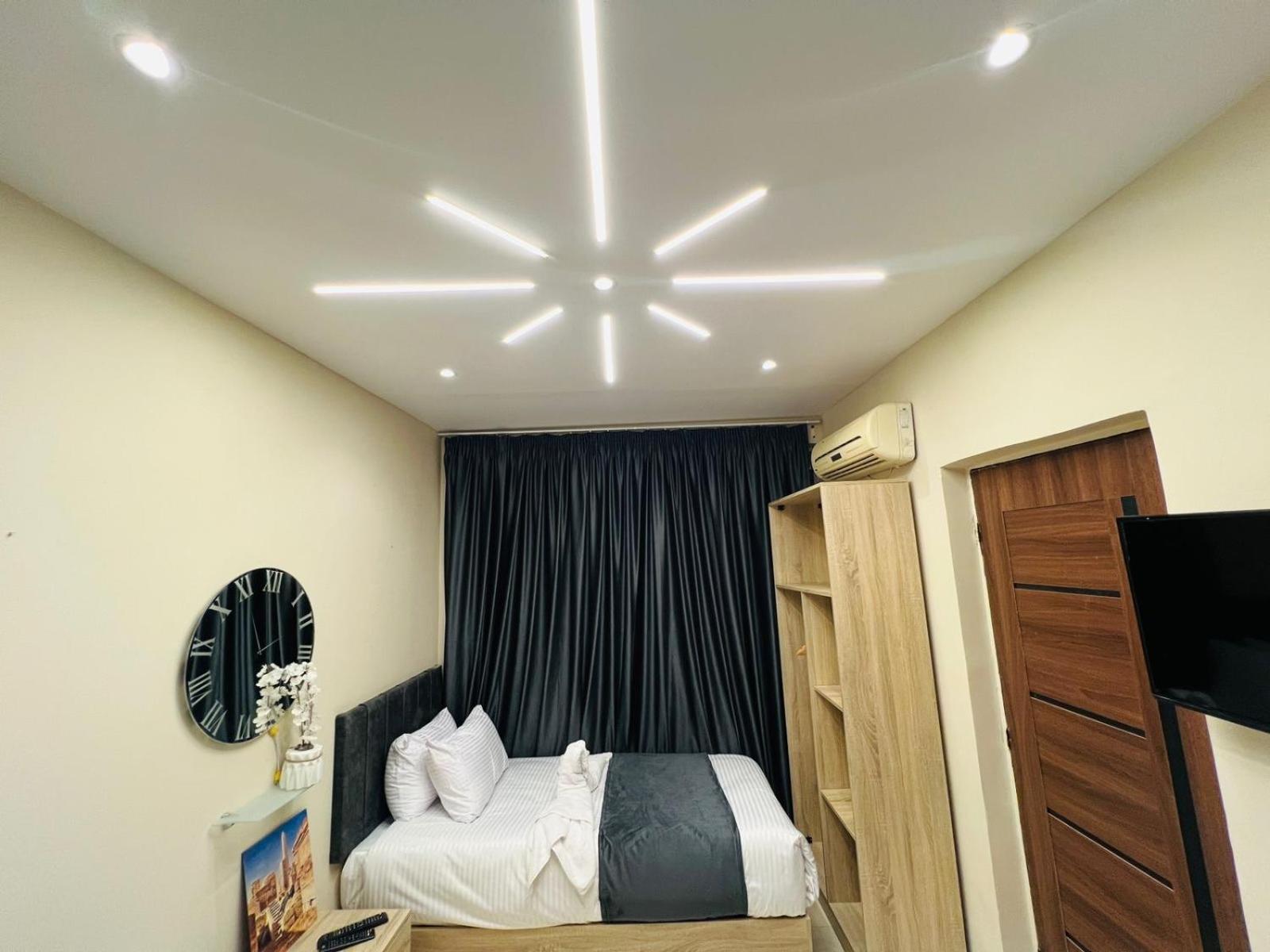 The moon pyramids view - Photo 31