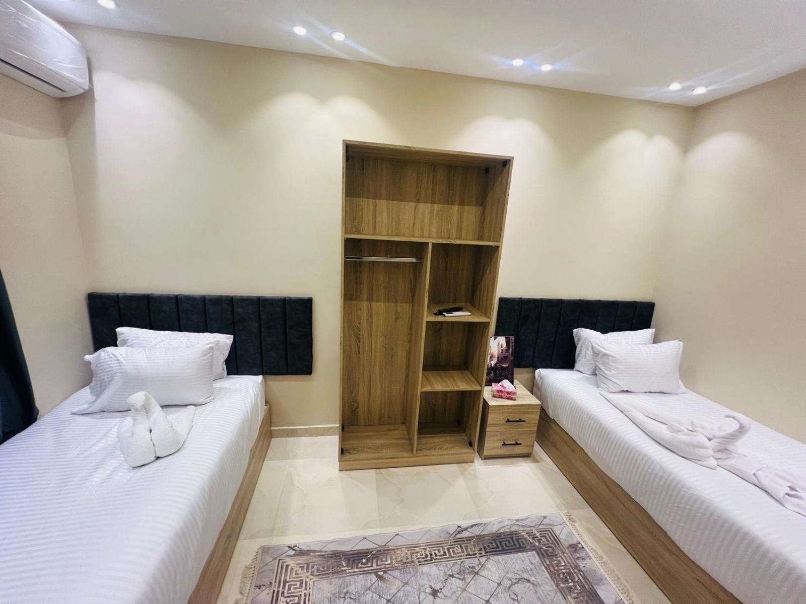 The moon pyramids view - Photo 12