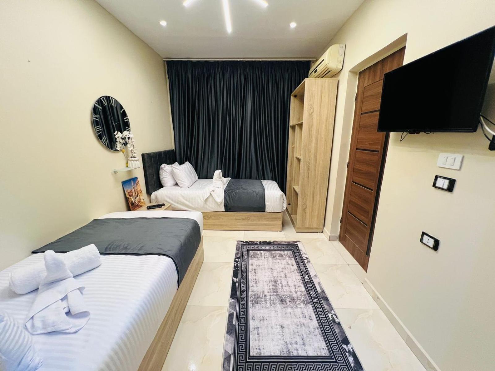 The moon pyramids view - Photo 2