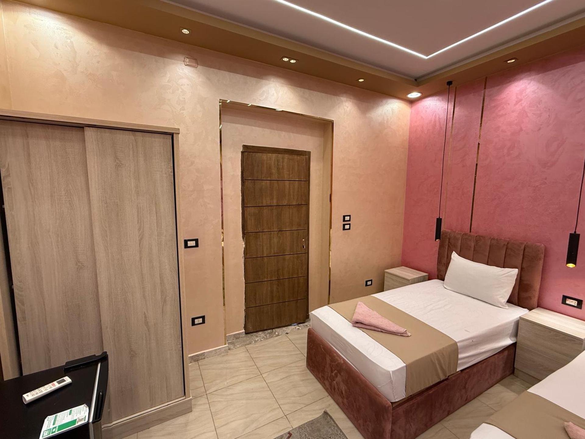 The Caro-Plazaro Hotel - Photo 9