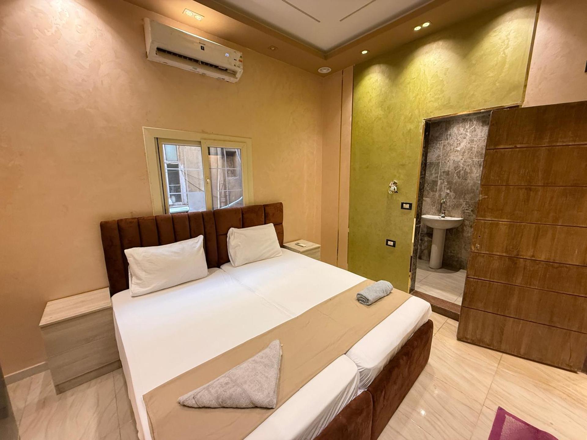The Caro-Plazaro Hotel - Photo 21