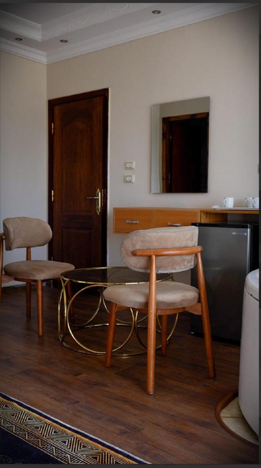 Three pyramids view & jacuzzi - Photo 41