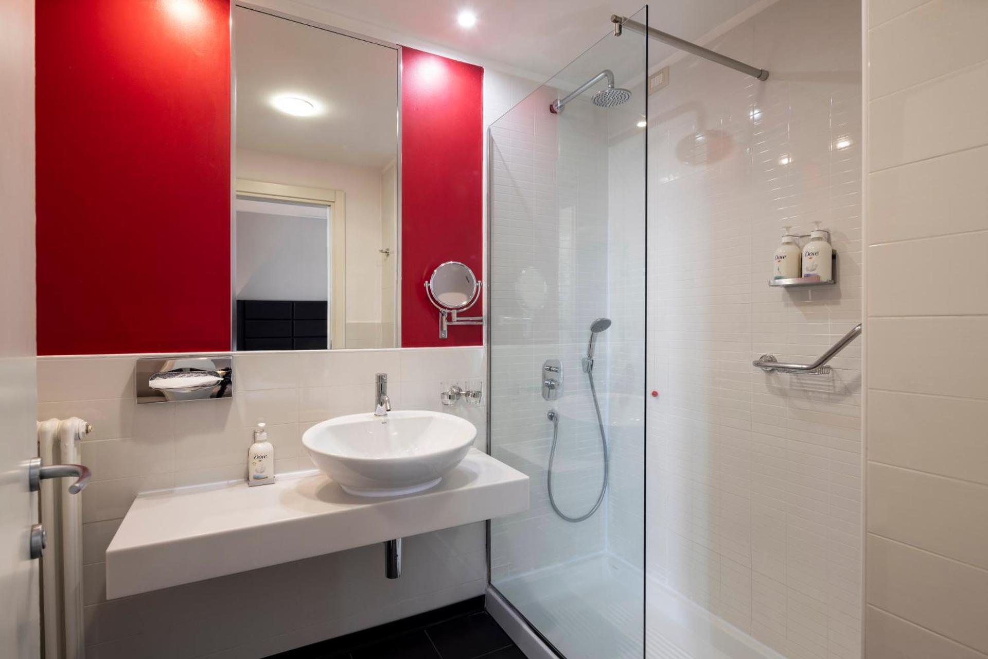 Holiday Inn Genoa City by IHG - Photo 34