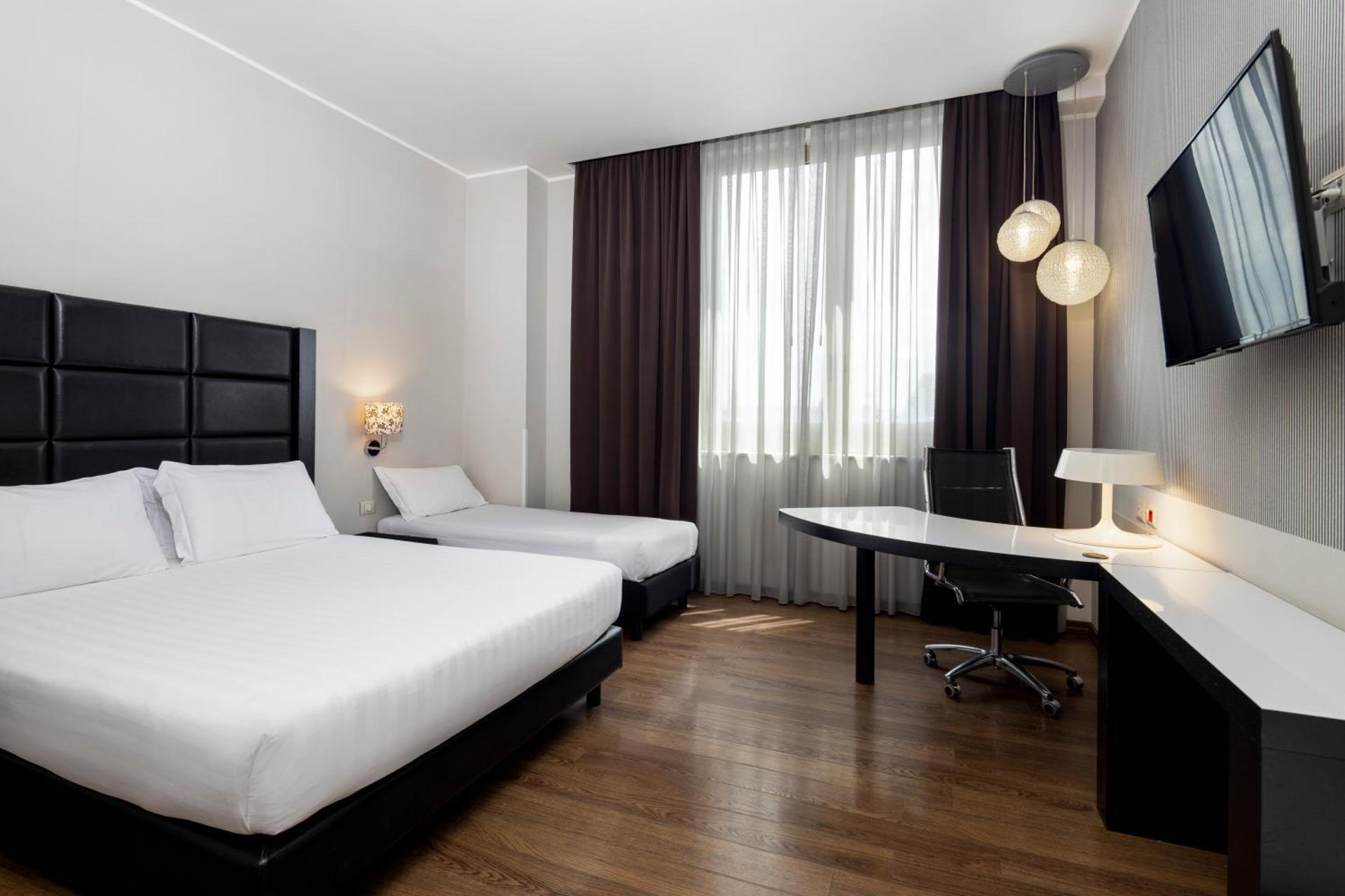 Holiday Inn Genoa City by IHG - Photo 38