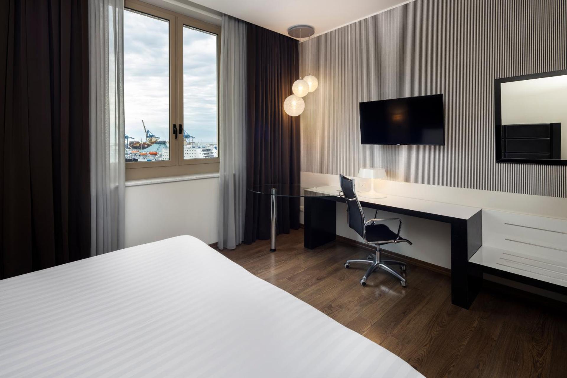 Holiday Inn Genoa City by IHG - Photo 33