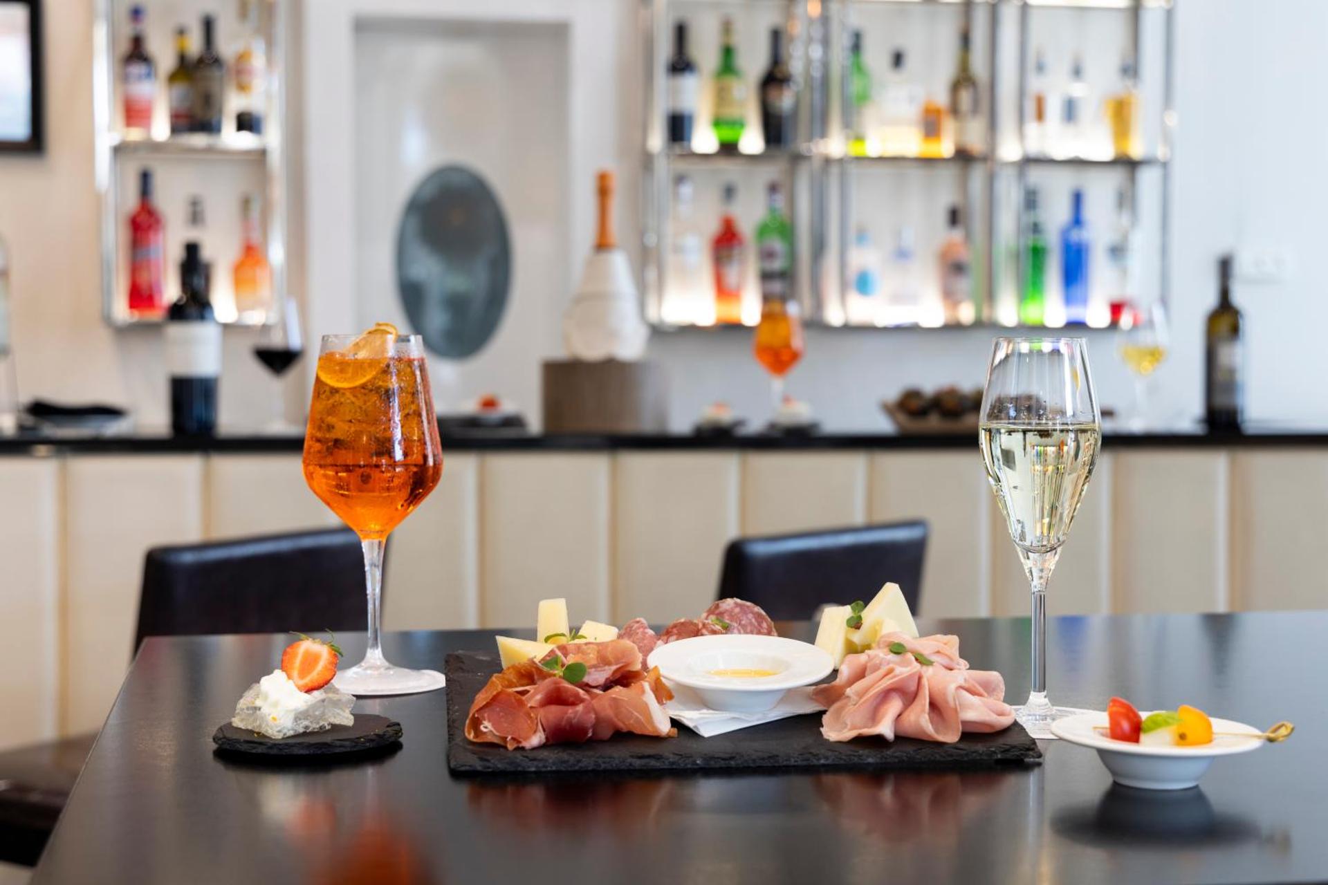 Holiday Inn Genoa City by IHG - Photo 9