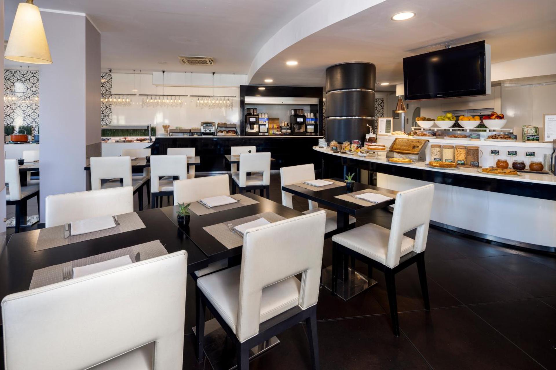 Holiday Inn Genoa City by IHG - Photo 16