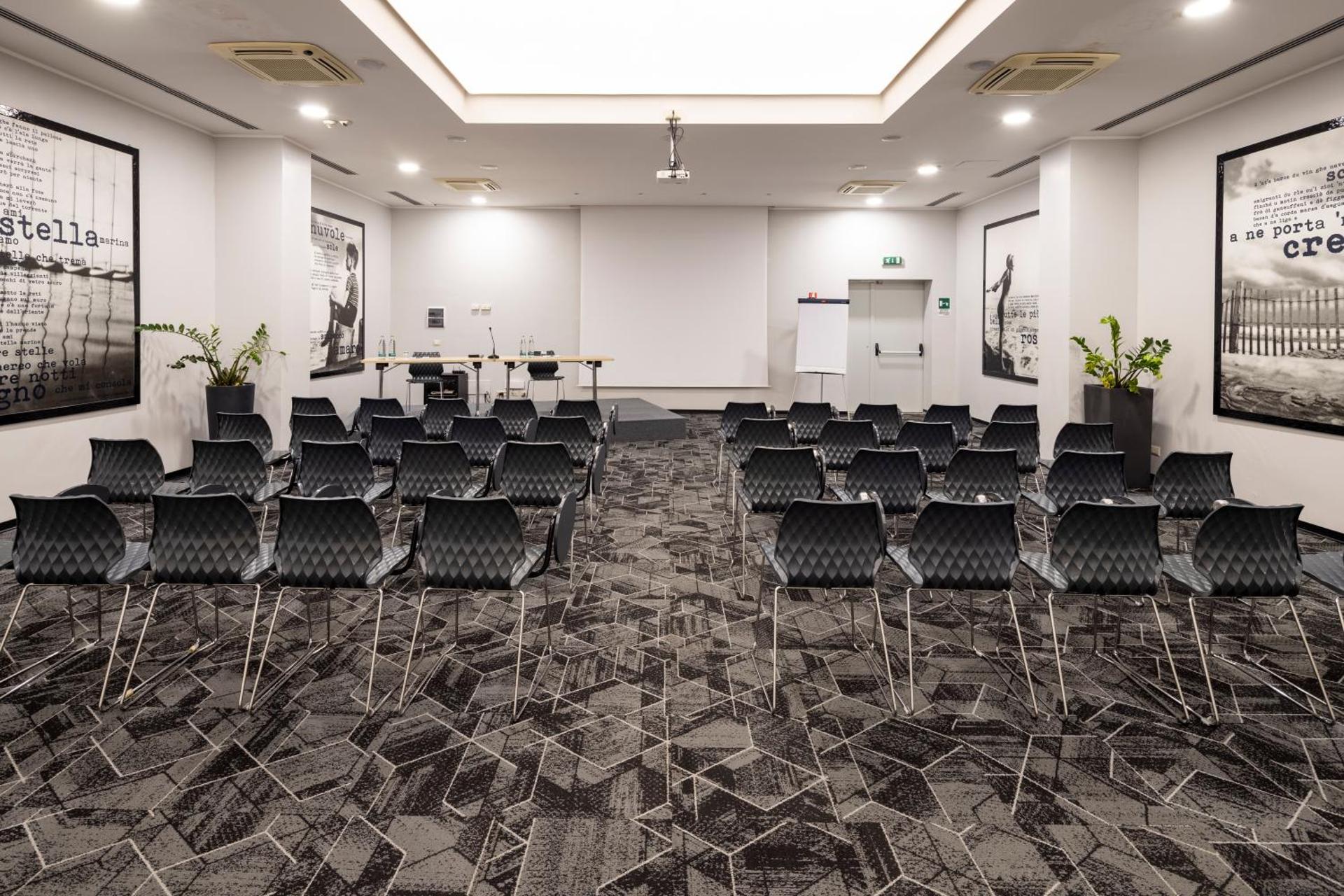 Holiday Inn Genoa City by IHG - Photo 28