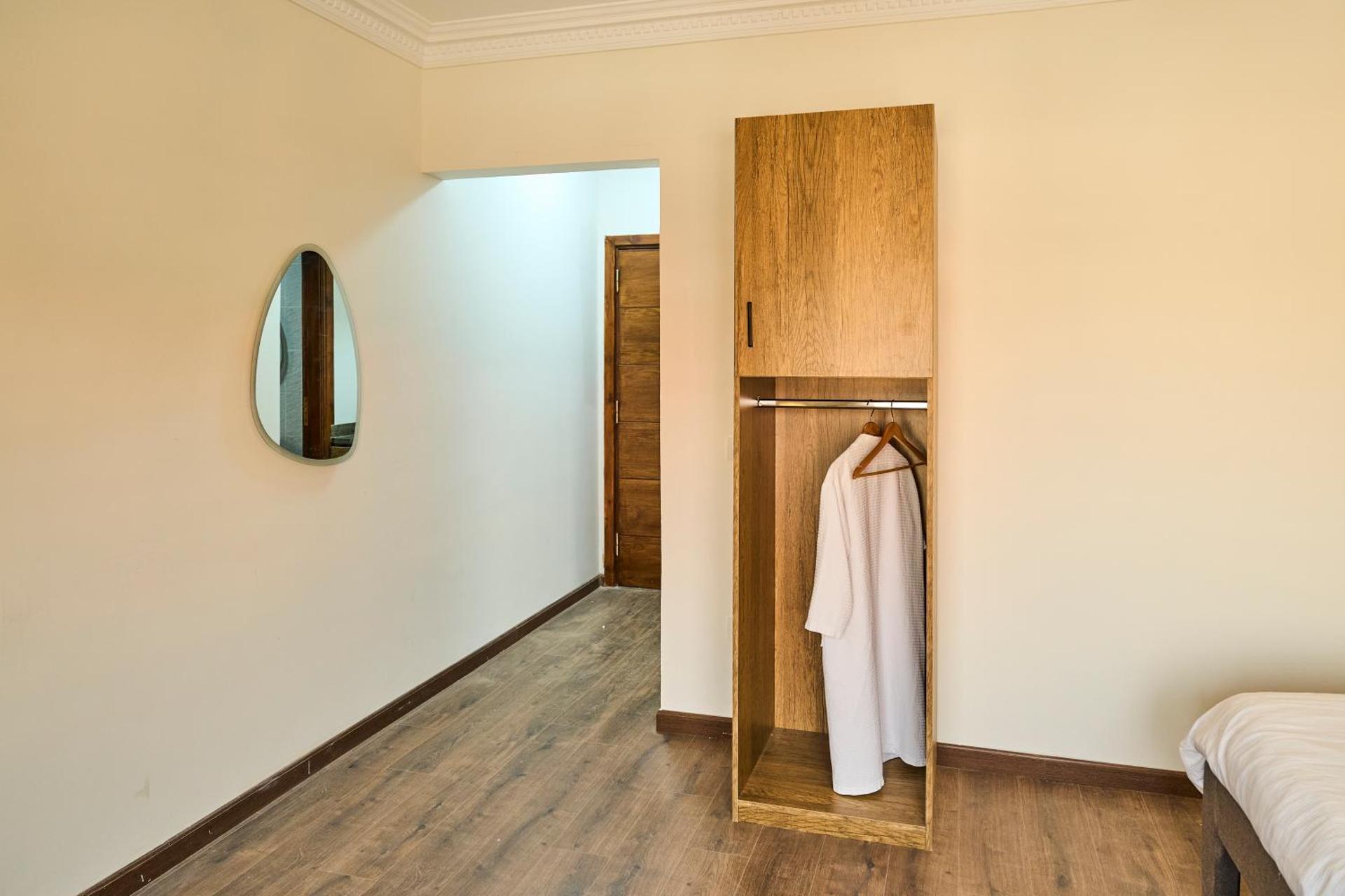 Jira Inn Hotel - چيران - Photo 93