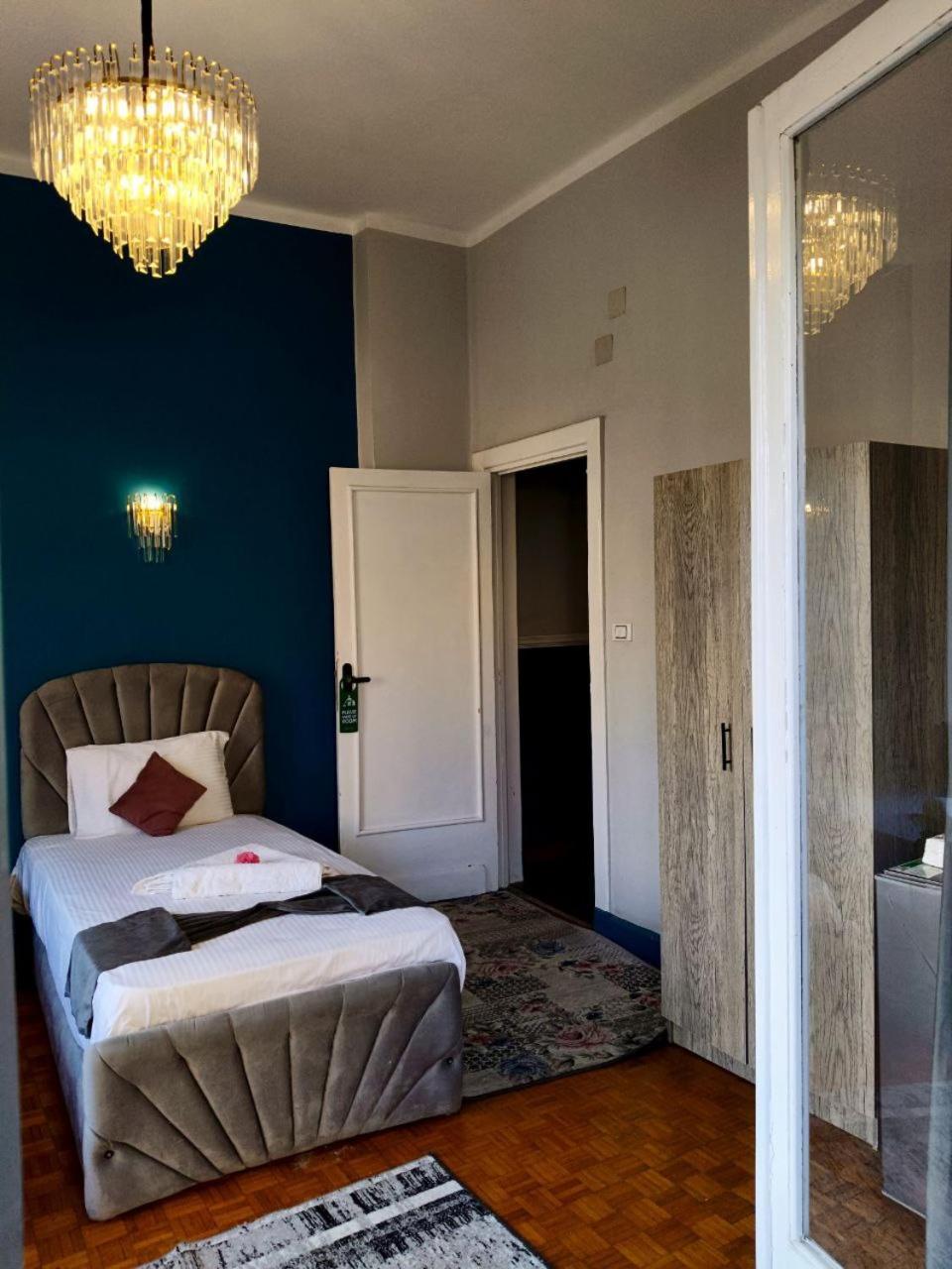 Garden City Hotel In Downtown - Photo 24