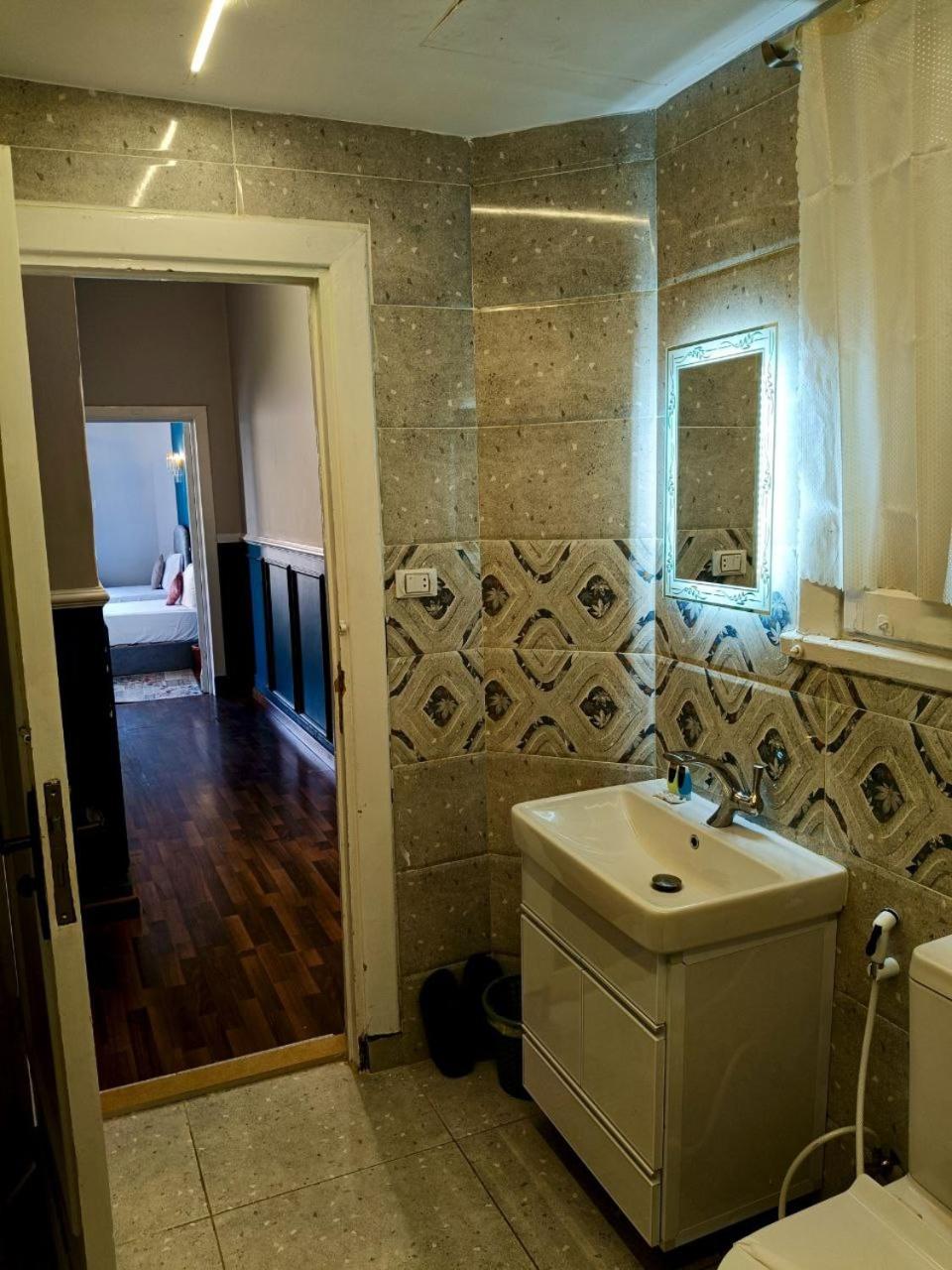 Garden City Hotel In Downtown - Photo 8