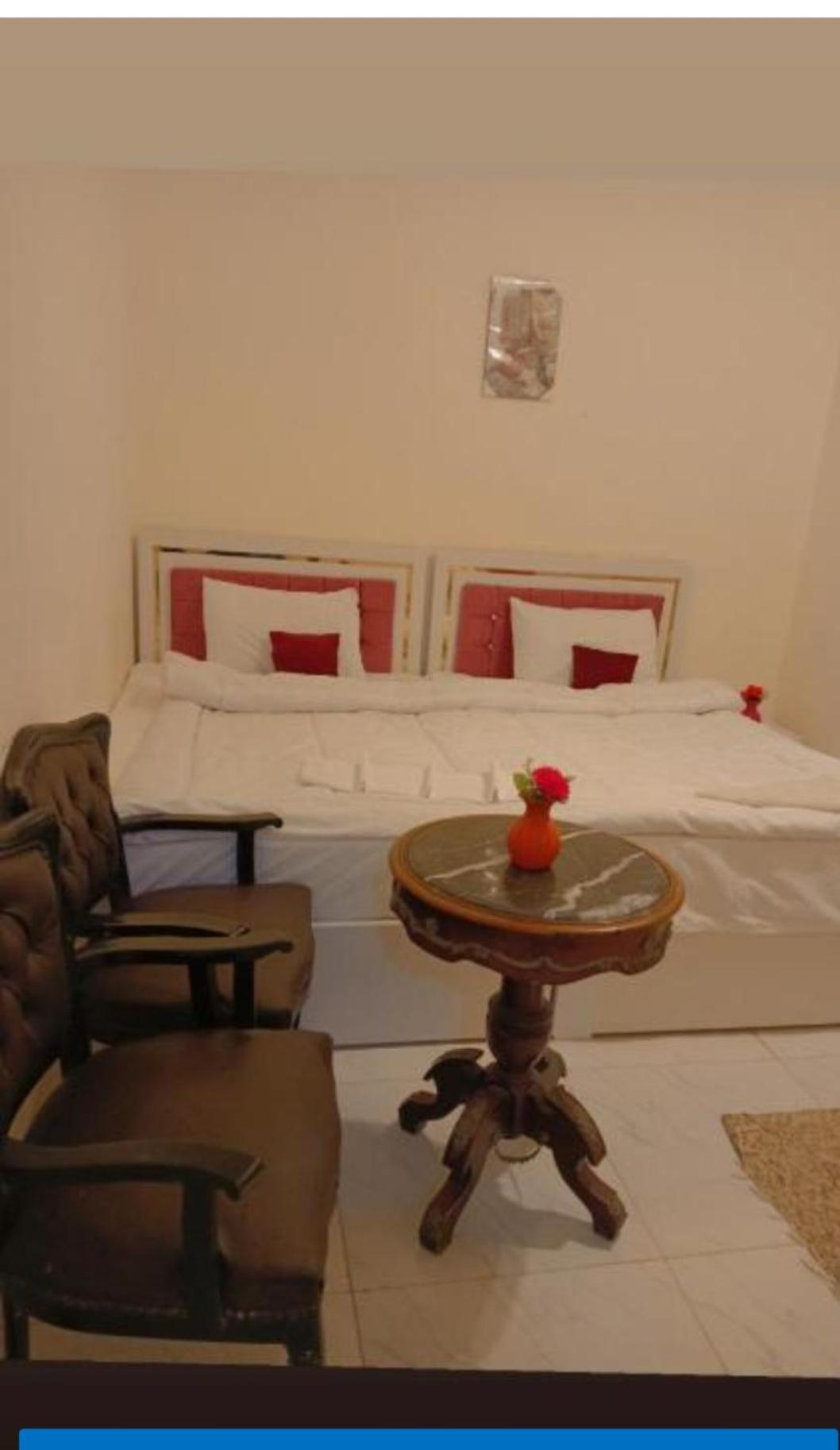 Classic Pyramids inn - Photo 25