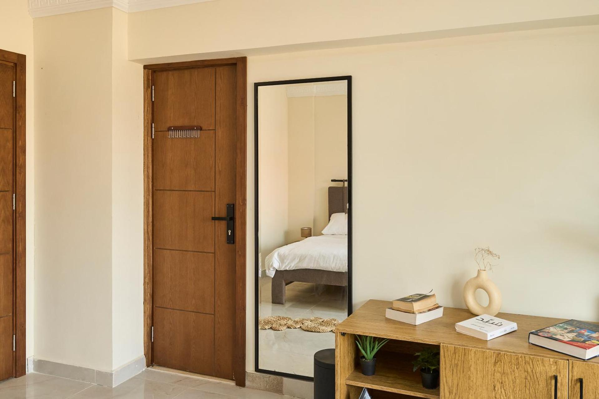 Jira Inn Hotel - چيران - Photo 95