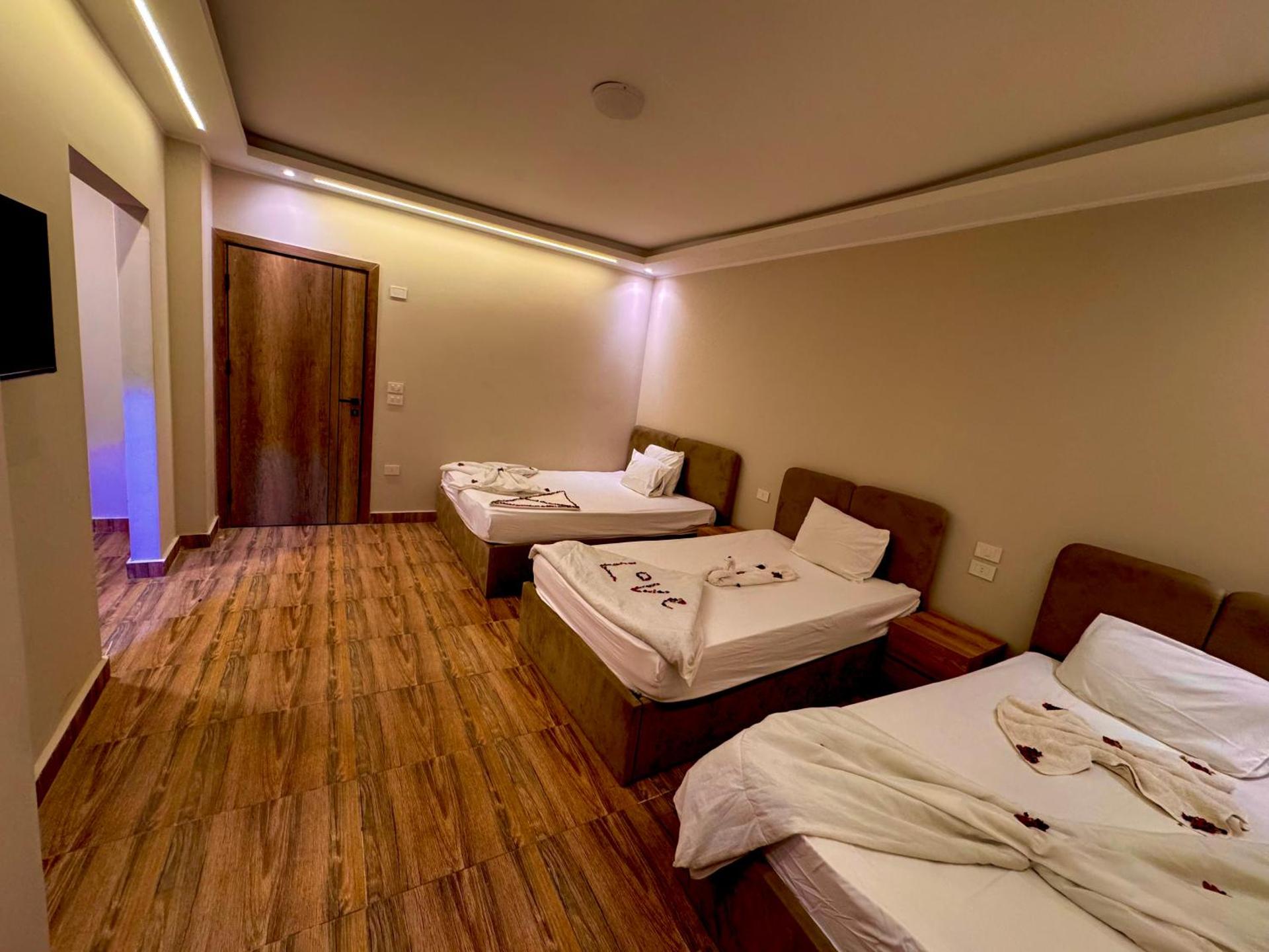 Makani Pyramids INN - Photo 6