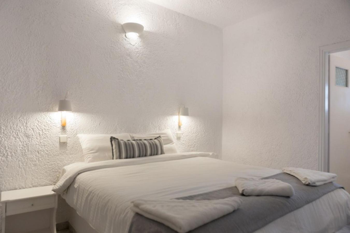 Artemis Suites - Photo 7