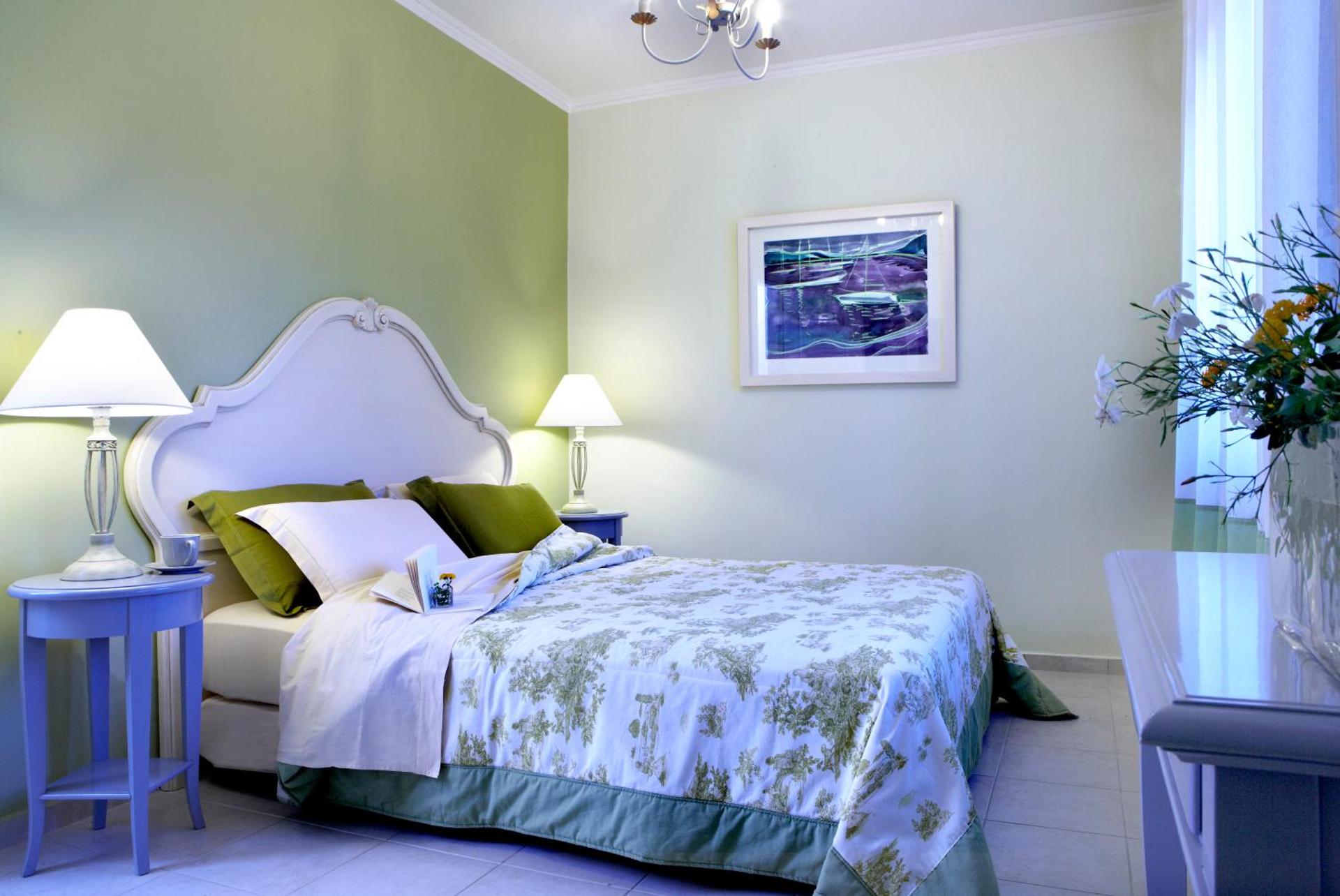 Avra Private Suites - Photo 59