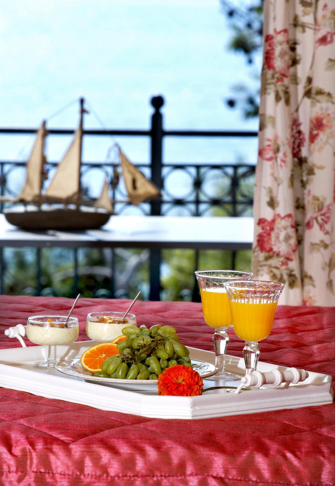 Avra Private Suites - Photo 176