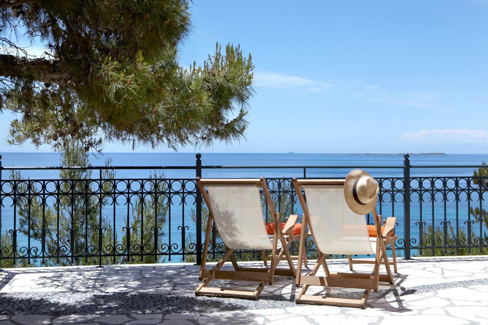 Avra Private Suites - Photo 96