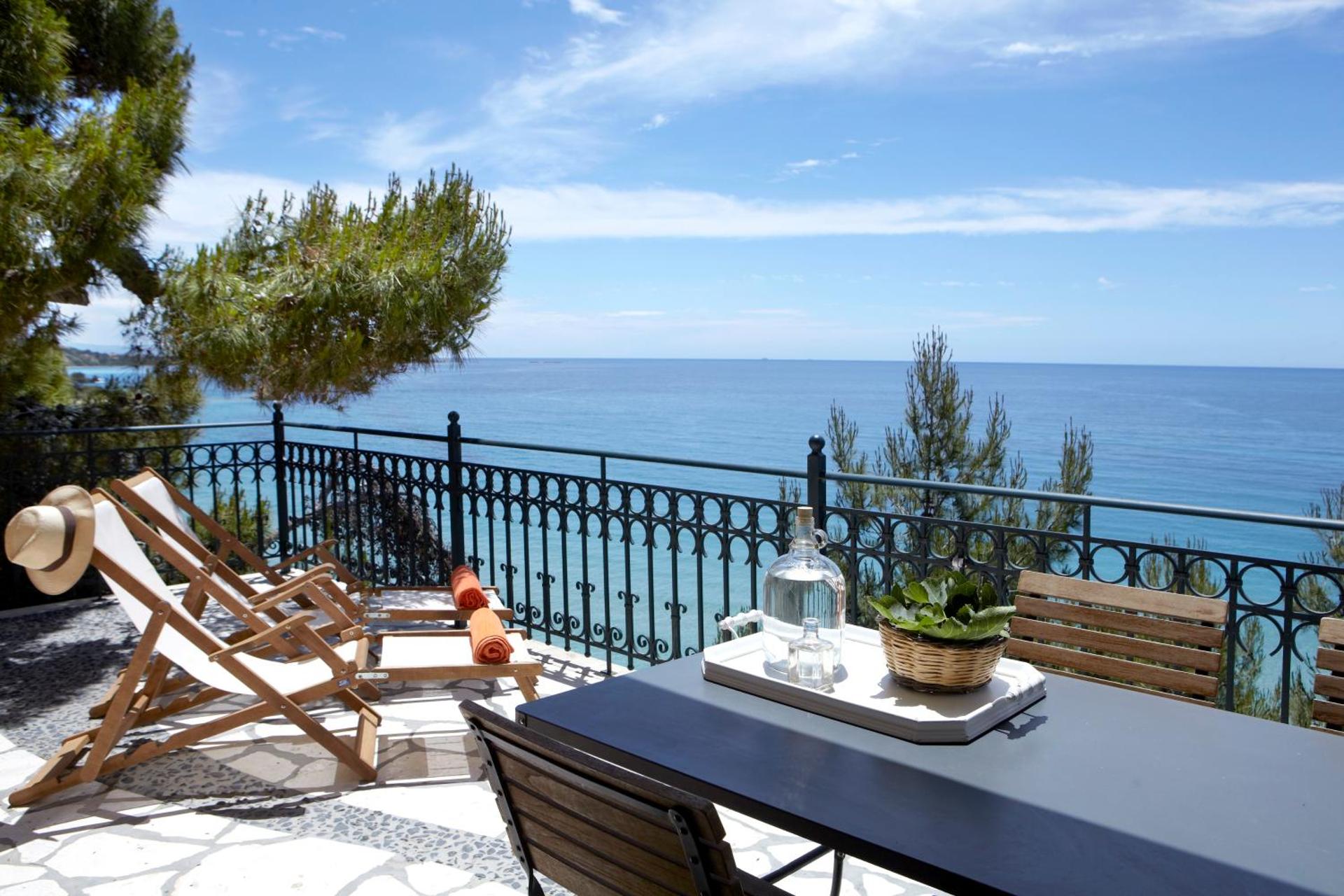 Avra Private Suites - Photo 95