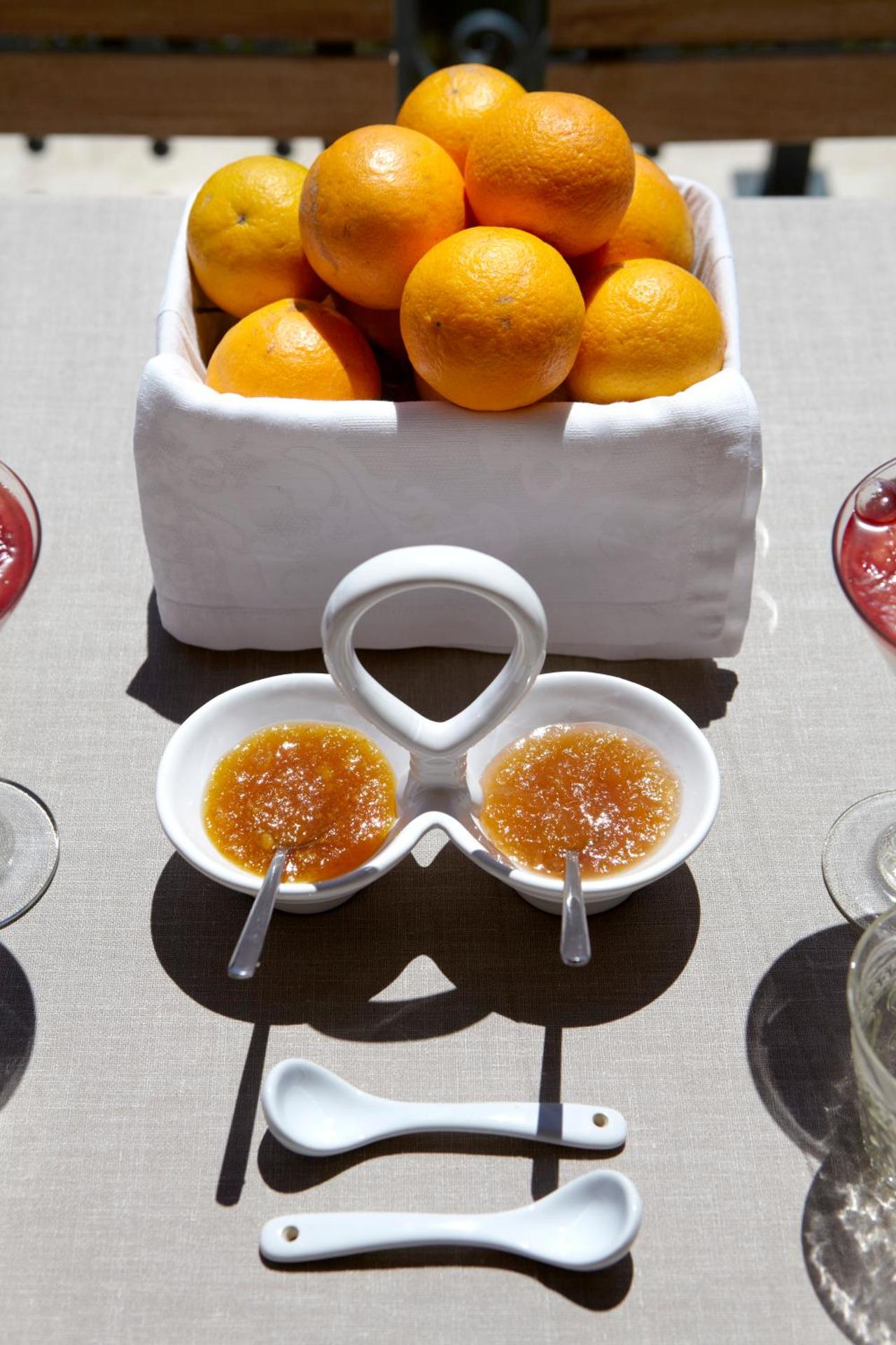 Avra Private Suites - Photo 42