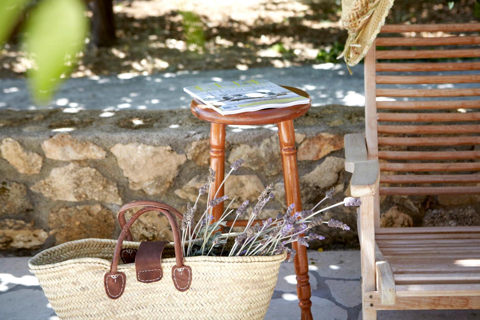 Avra Private Suites - Photo 33