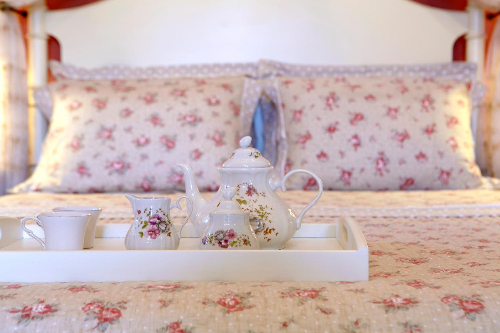 Avra Private Suites - Photo 14