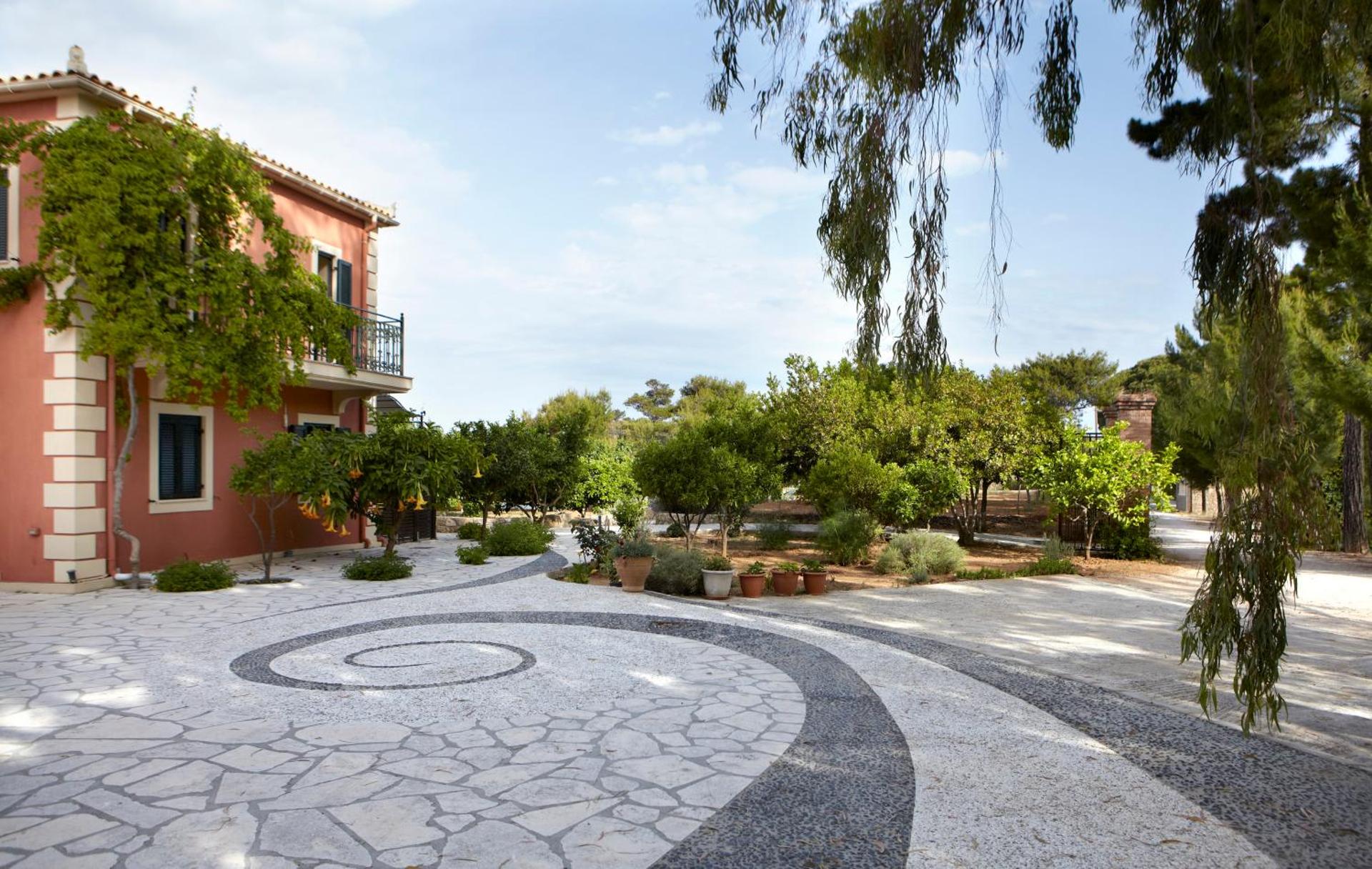 Avra Private Suites - Photo 72