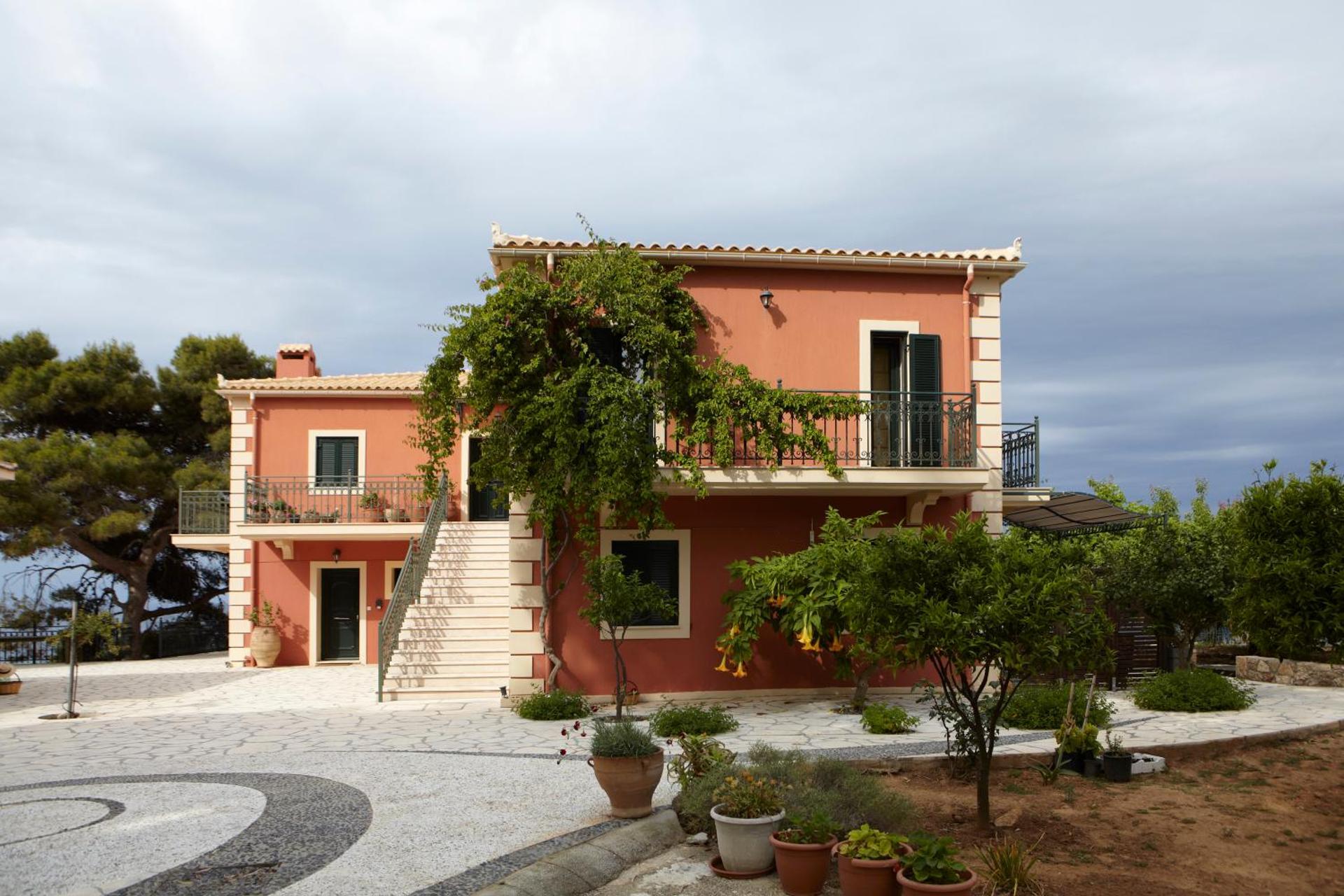 Avra Private Suites - Photo 73