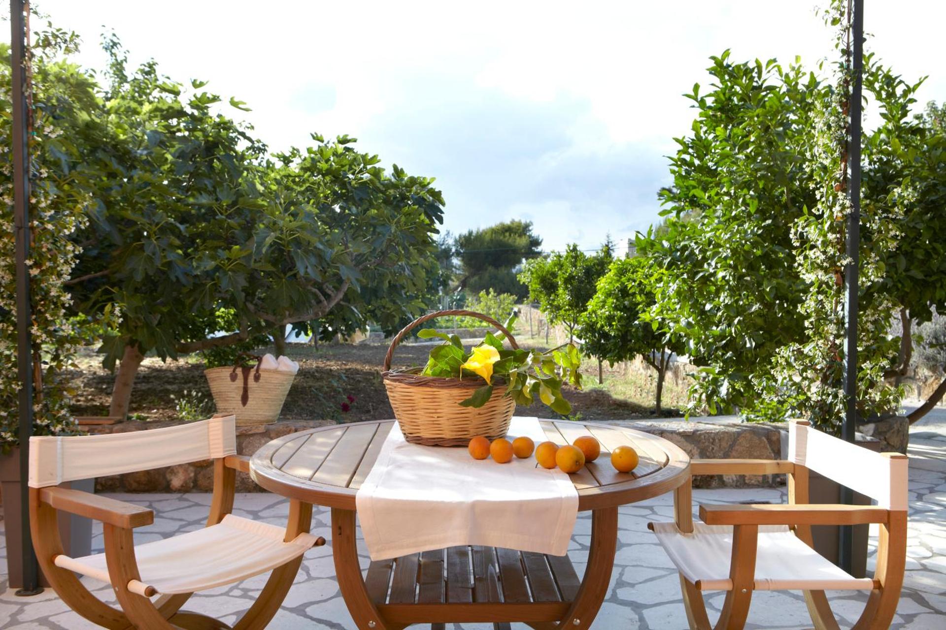 Avra Private Suites - Photo 36