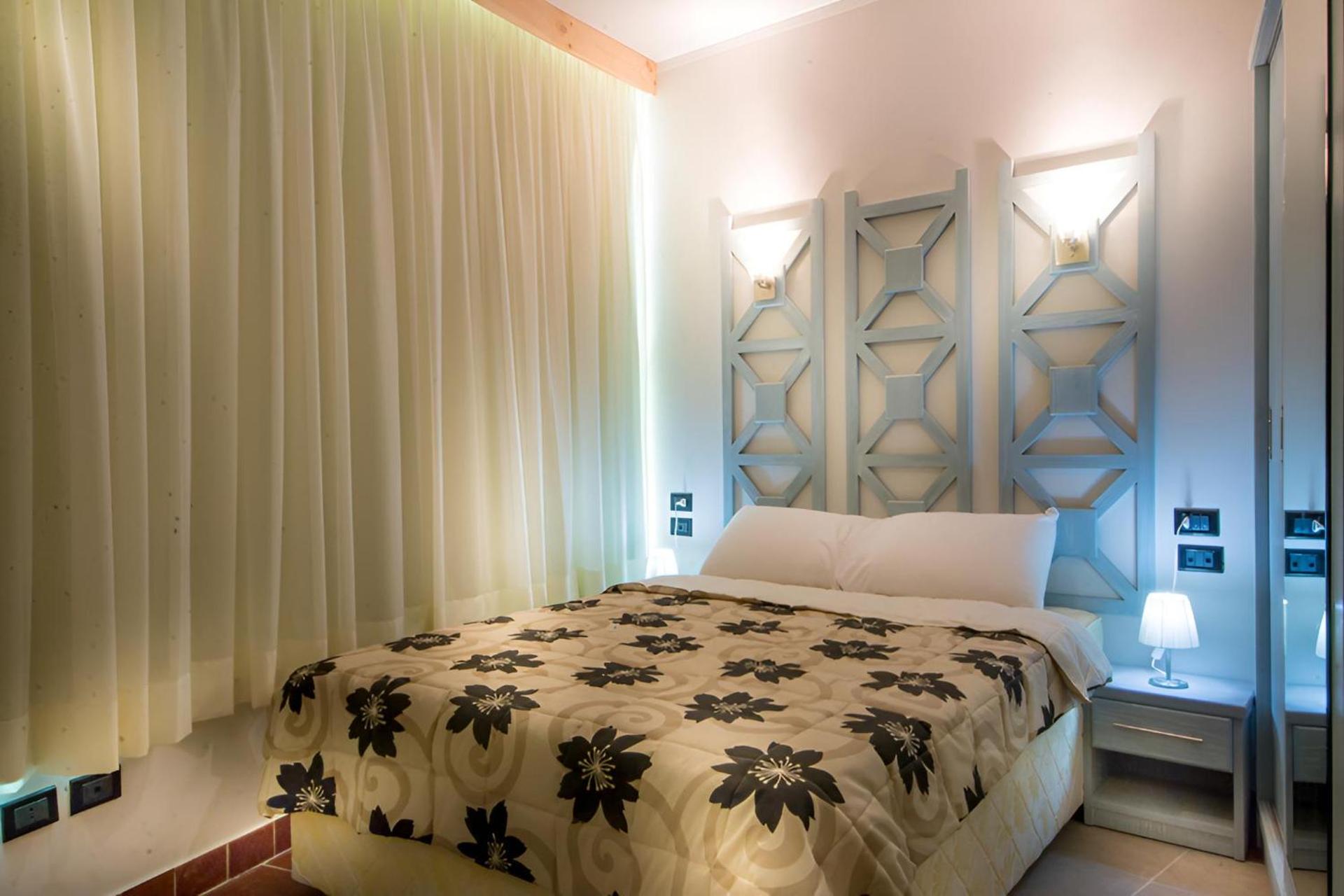 Royal Beach Boutique Hotel - Photo 42