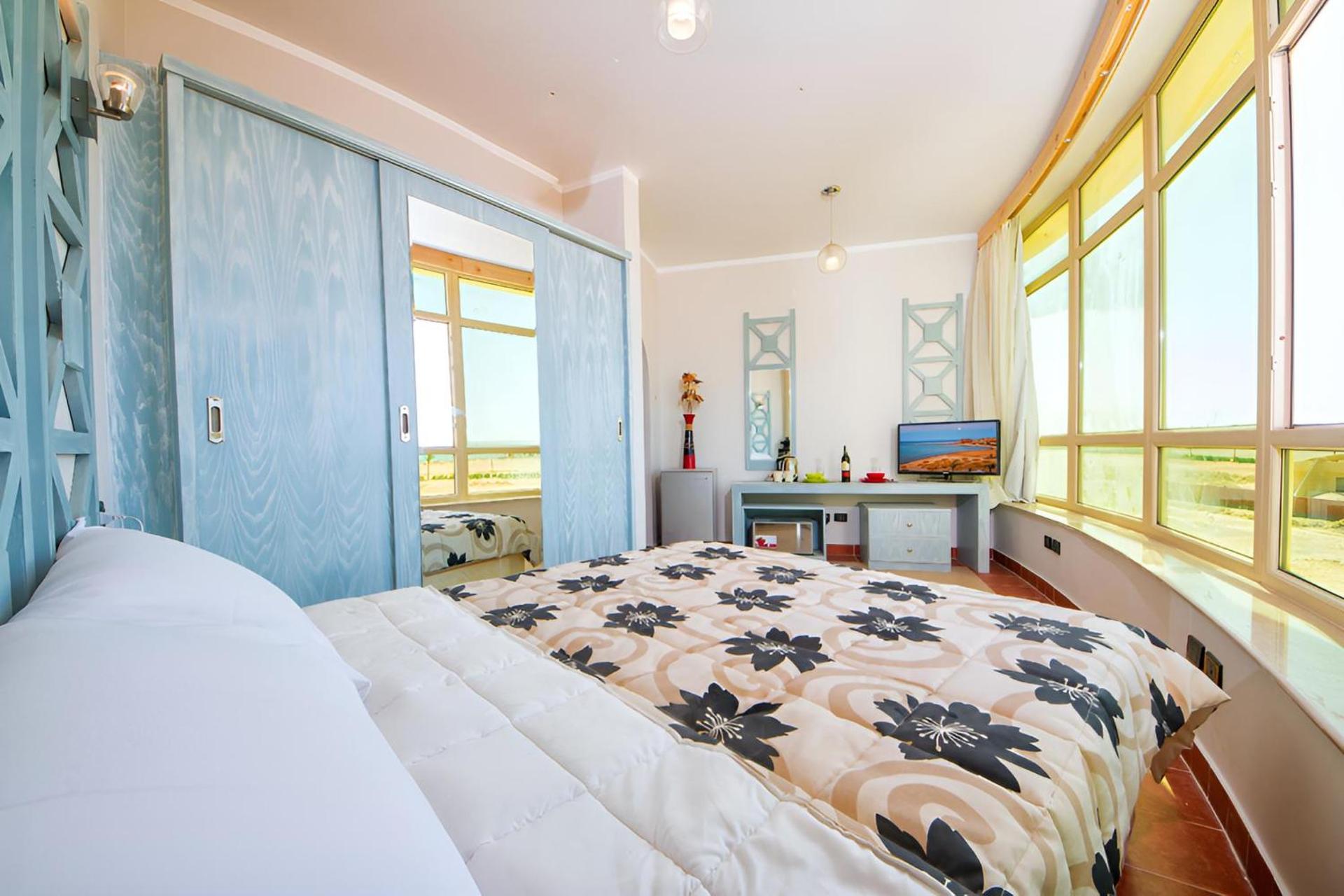 Royal Beach Boutique Hotel - Photo 46