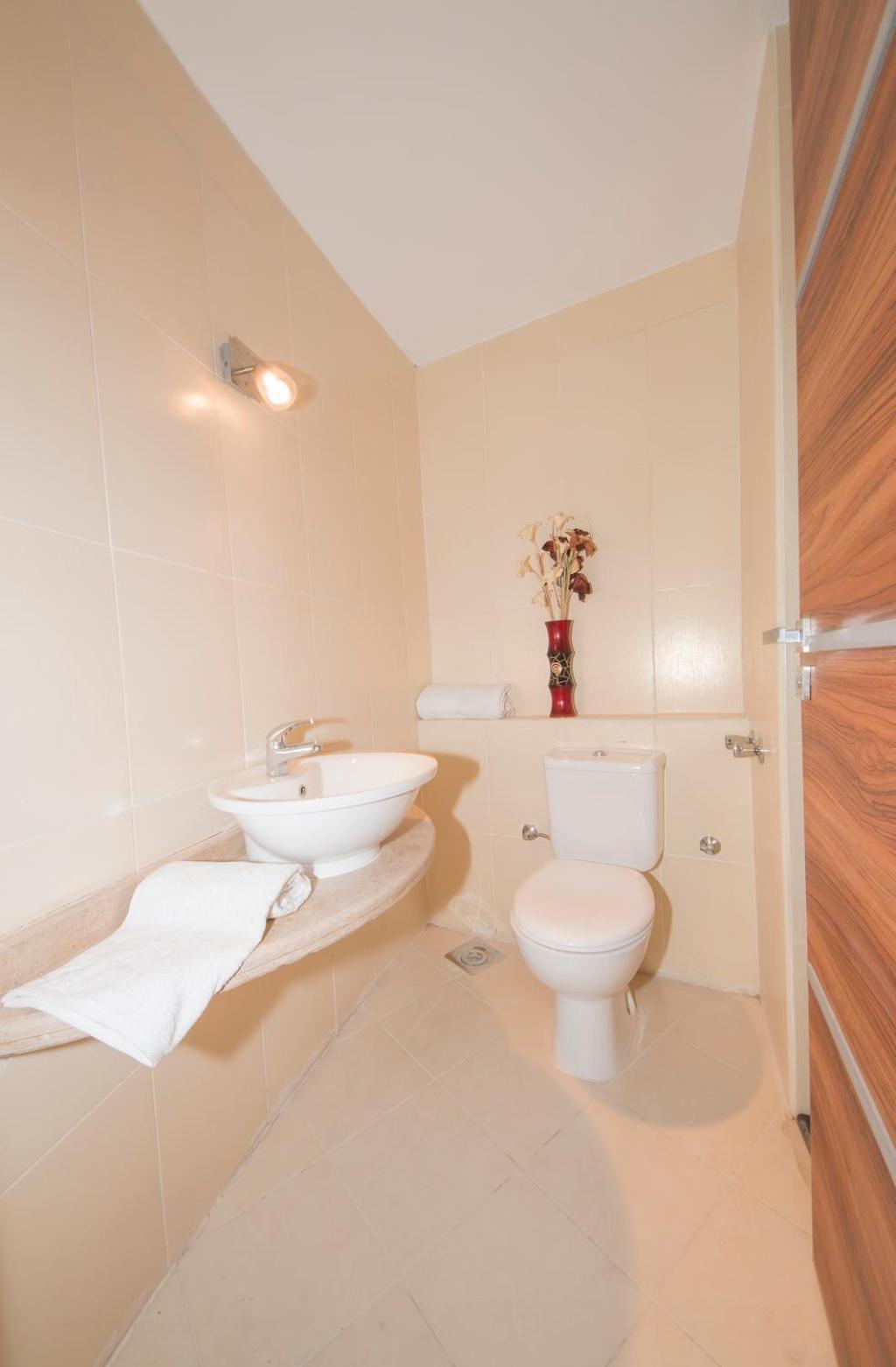 Royal Beach Boutique Hotel - Photo 41