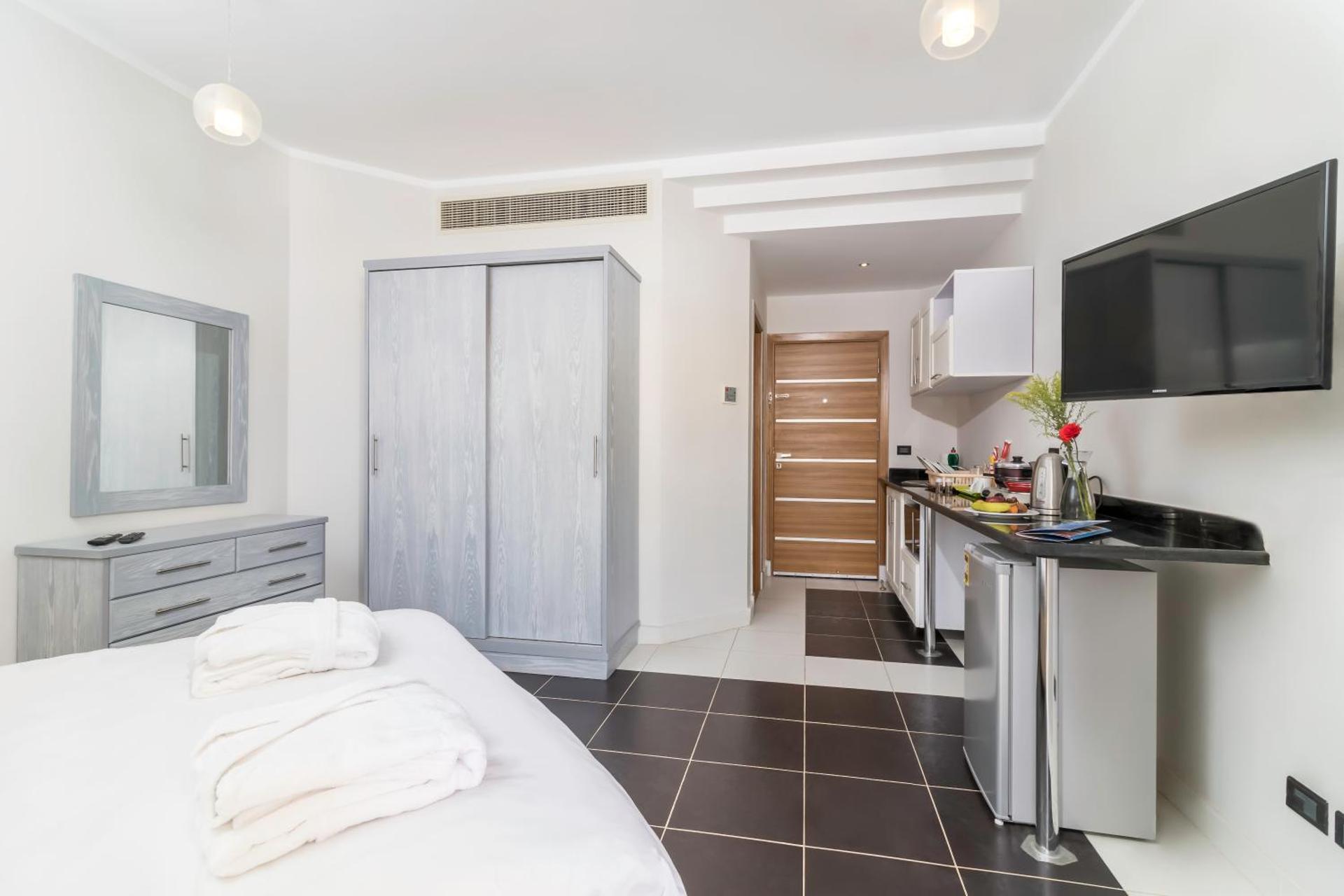 Royal Beach Boutique Hotel - Photo 39