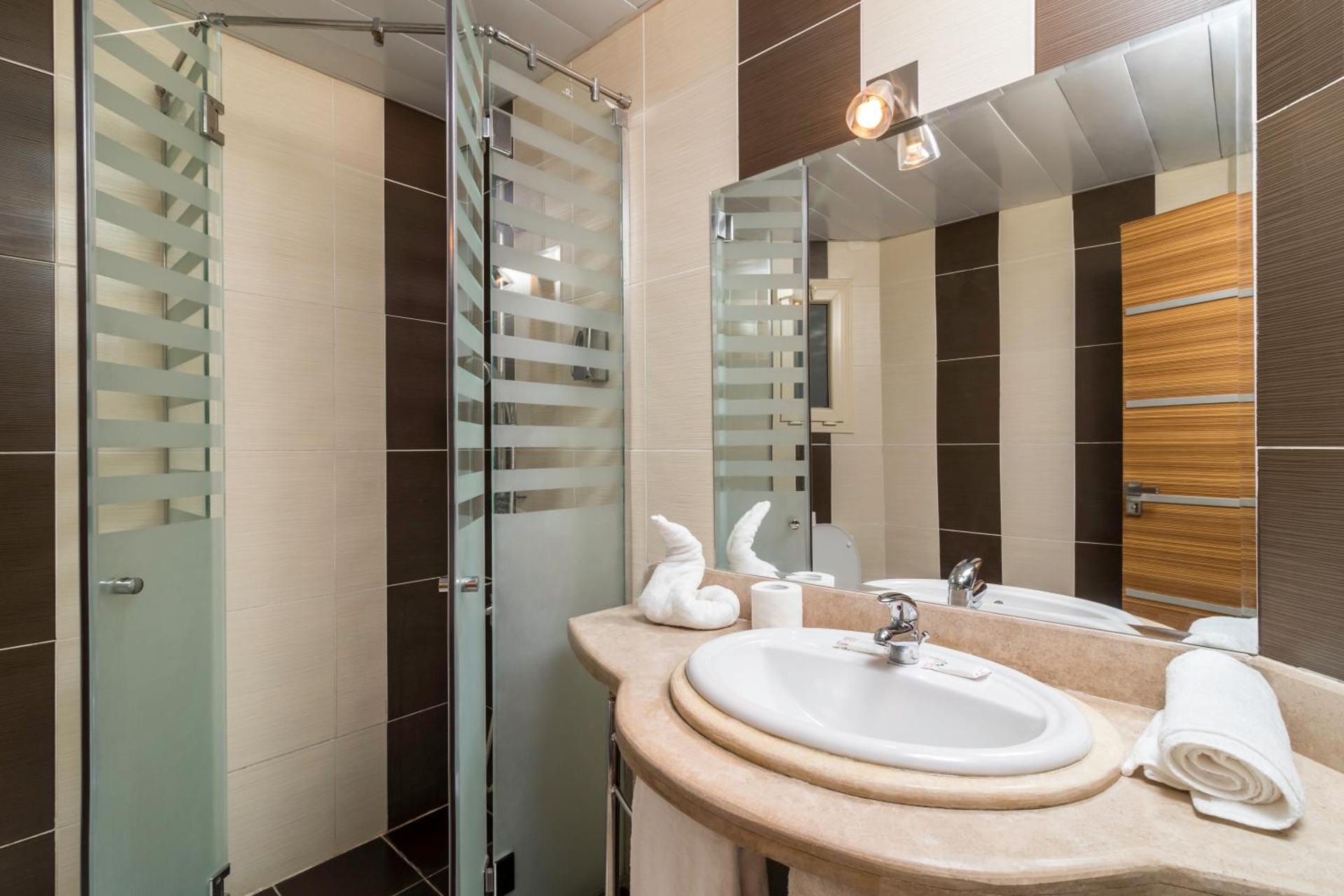 Royal Beach Boutique Hotel - Photo 34