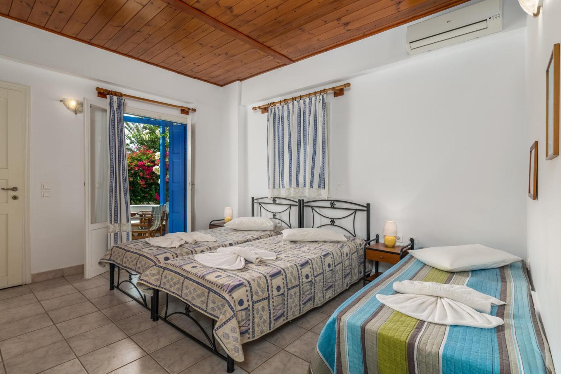 Apollon Rooms - Photo 18