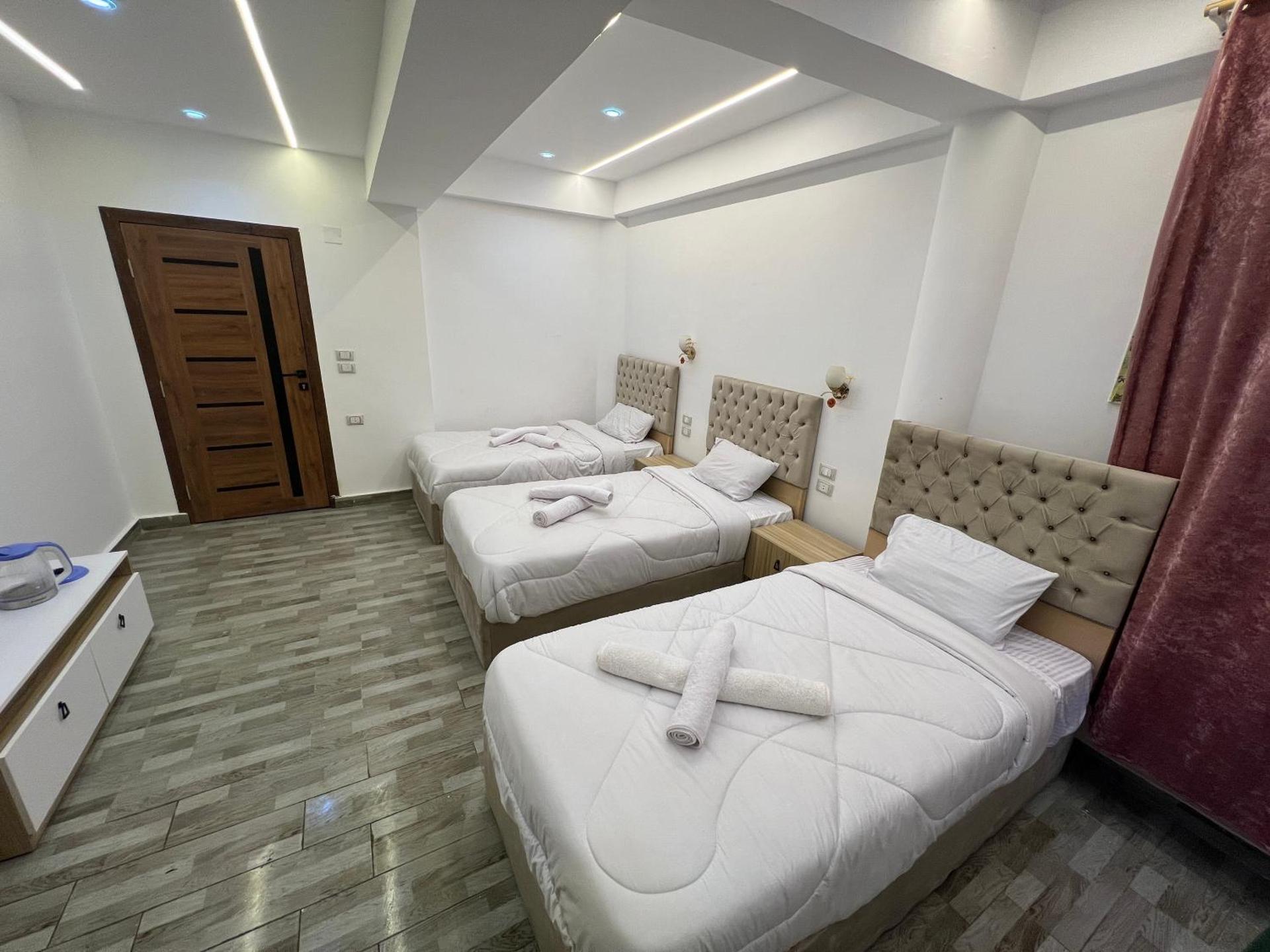 Golden king pyramids view INN - Photo 45