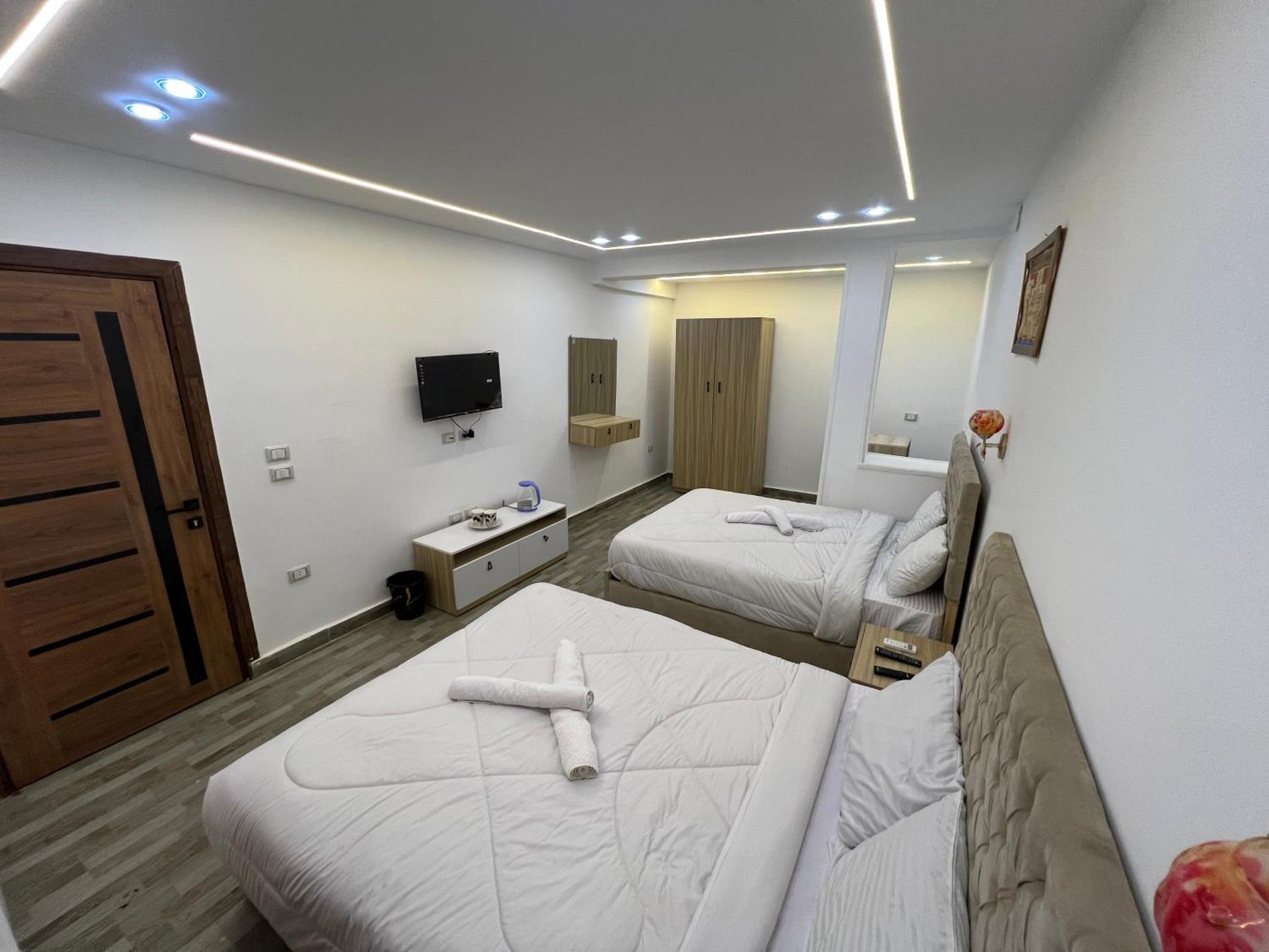 Golden king pyramids view INN - Photo 43