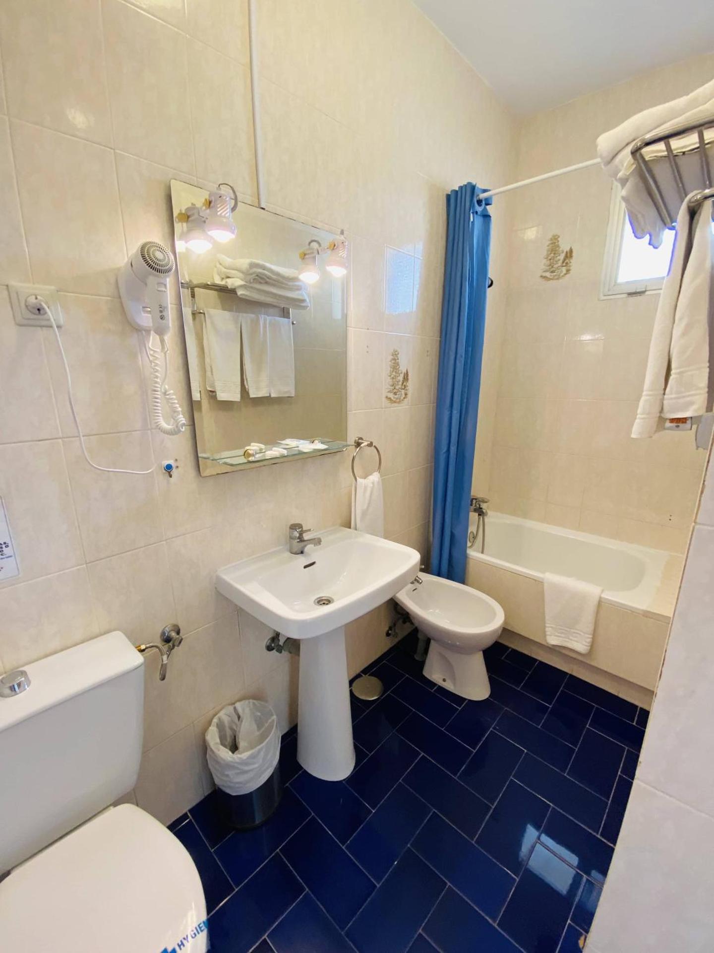 Apartamentos Los Jazmines - Photo 25